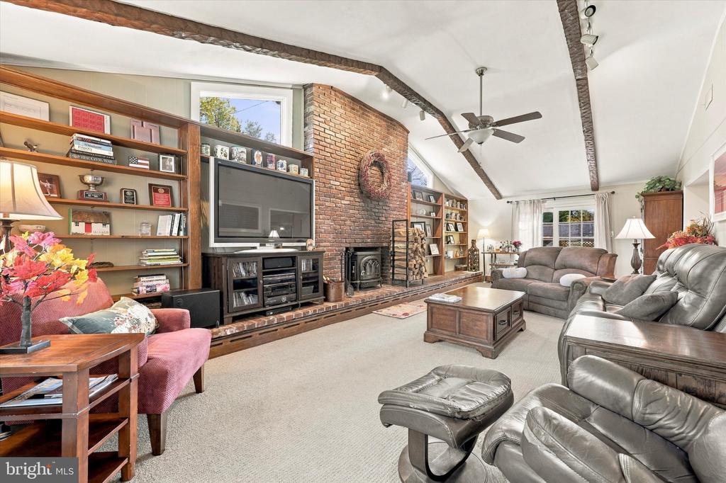 1639 W MAIN STREET Unit:           