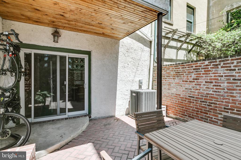 1704 Lombard St