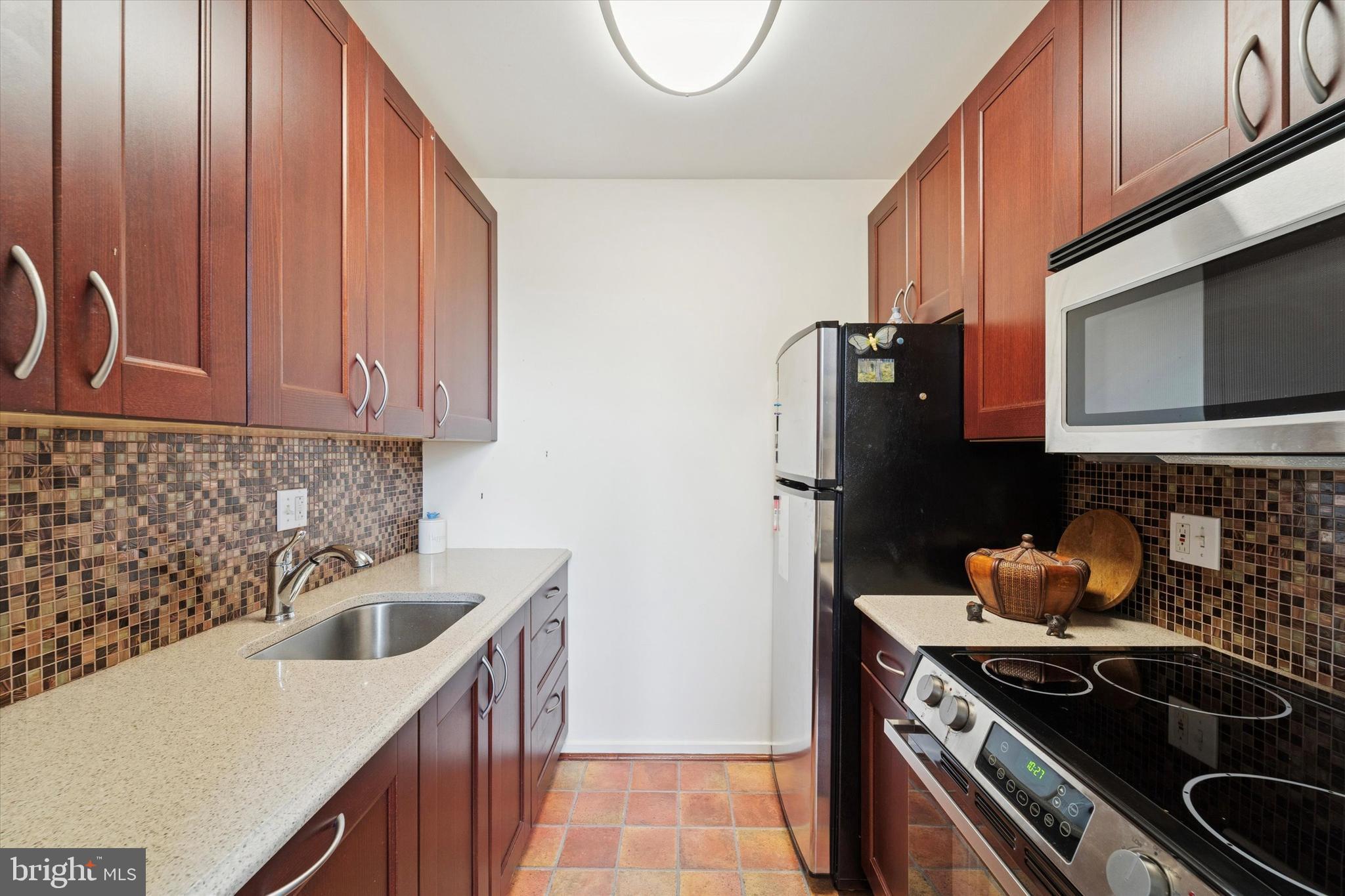 1100 S BROAD STREET 00 706B