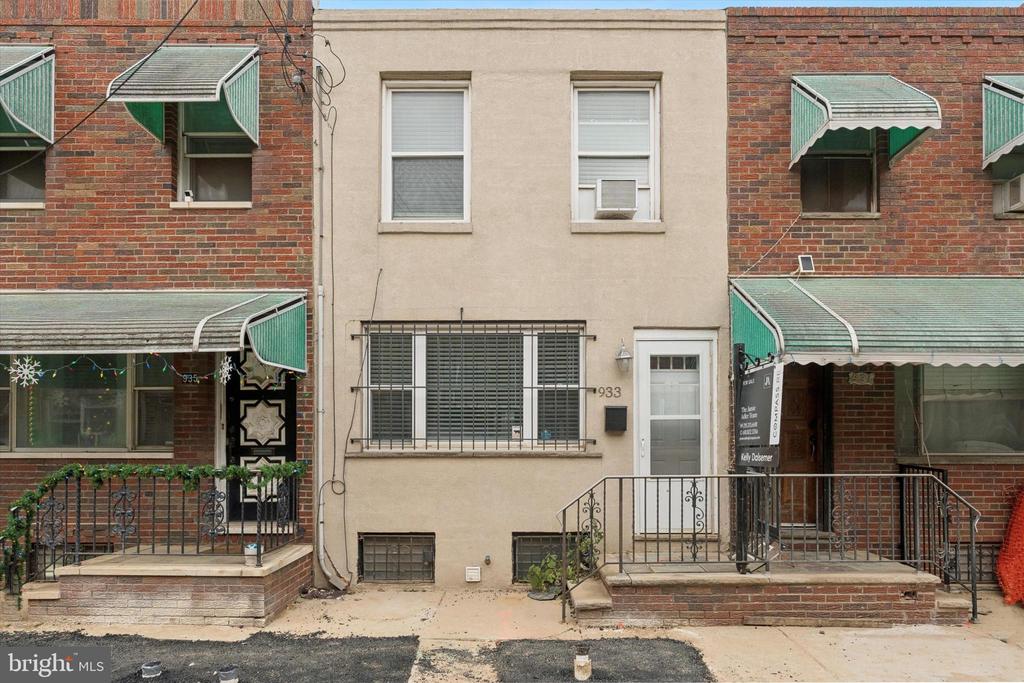 933 CANTRELL STREET