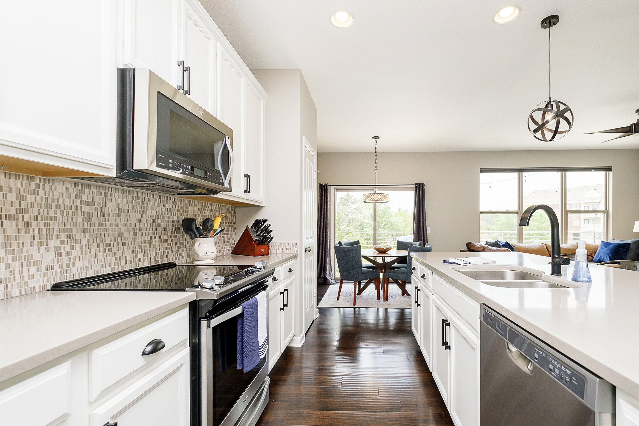 12886 Grand Boulevard