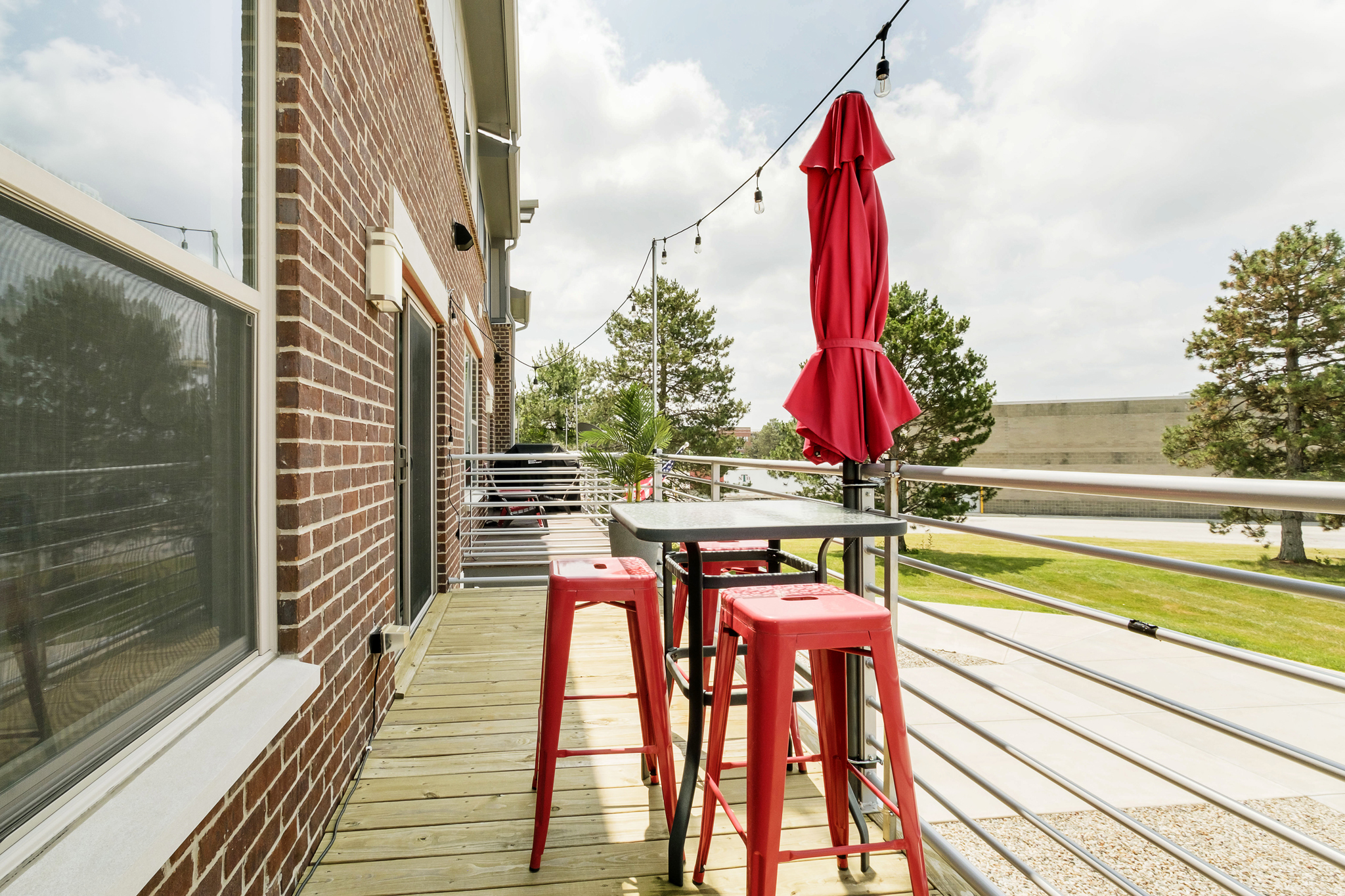 12886 Grand Boulevard