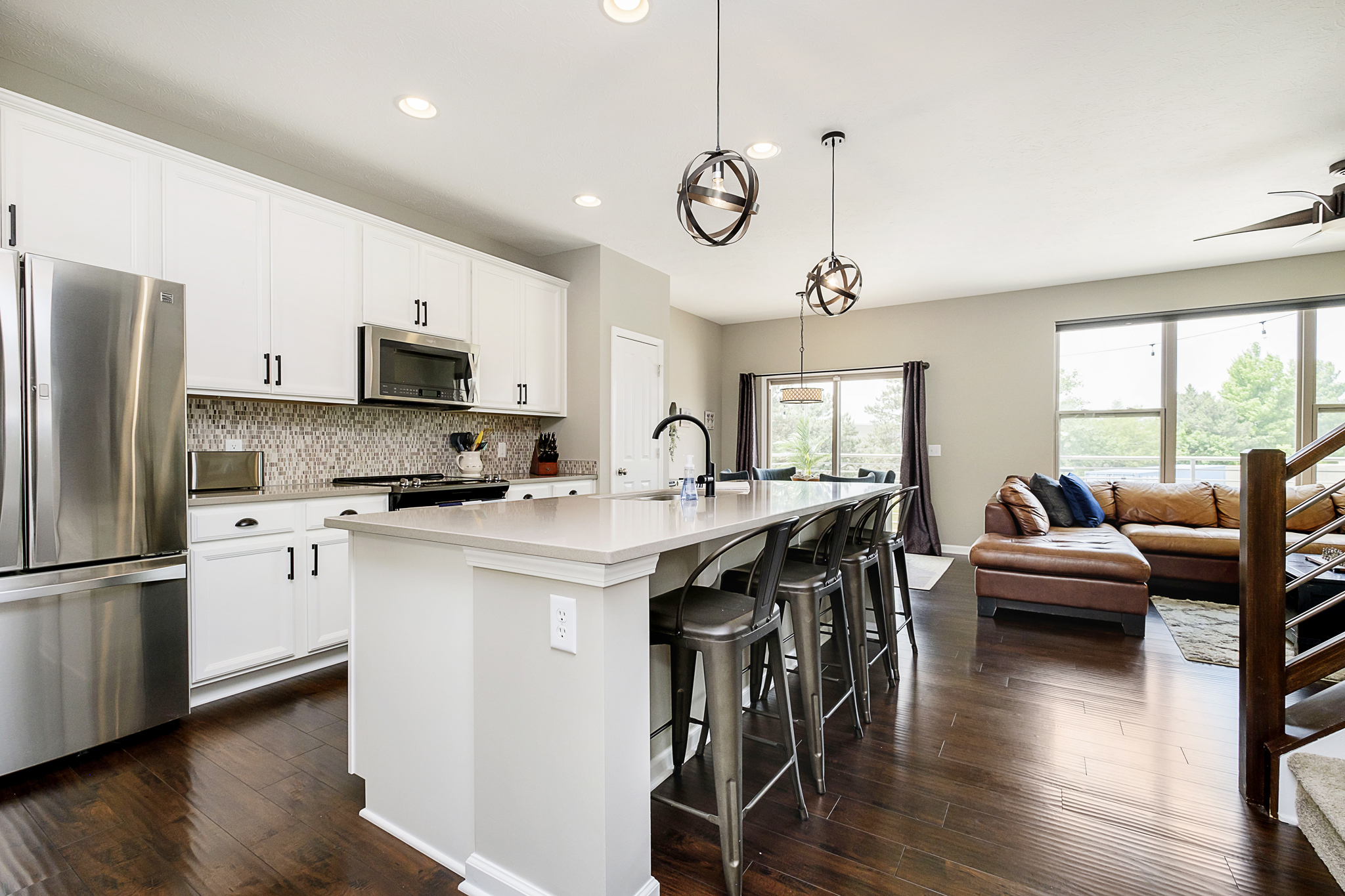 12886 Grand Boulevard