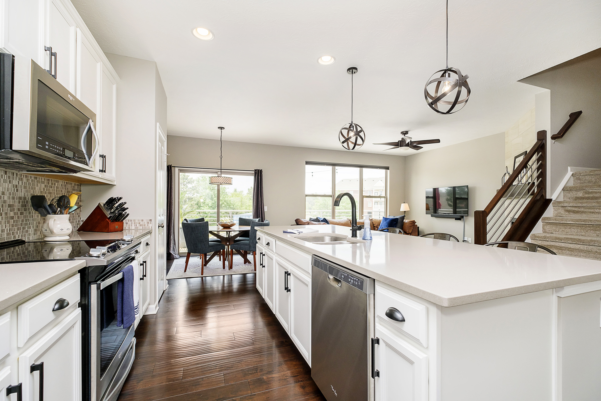 12886 Grand Boulevard