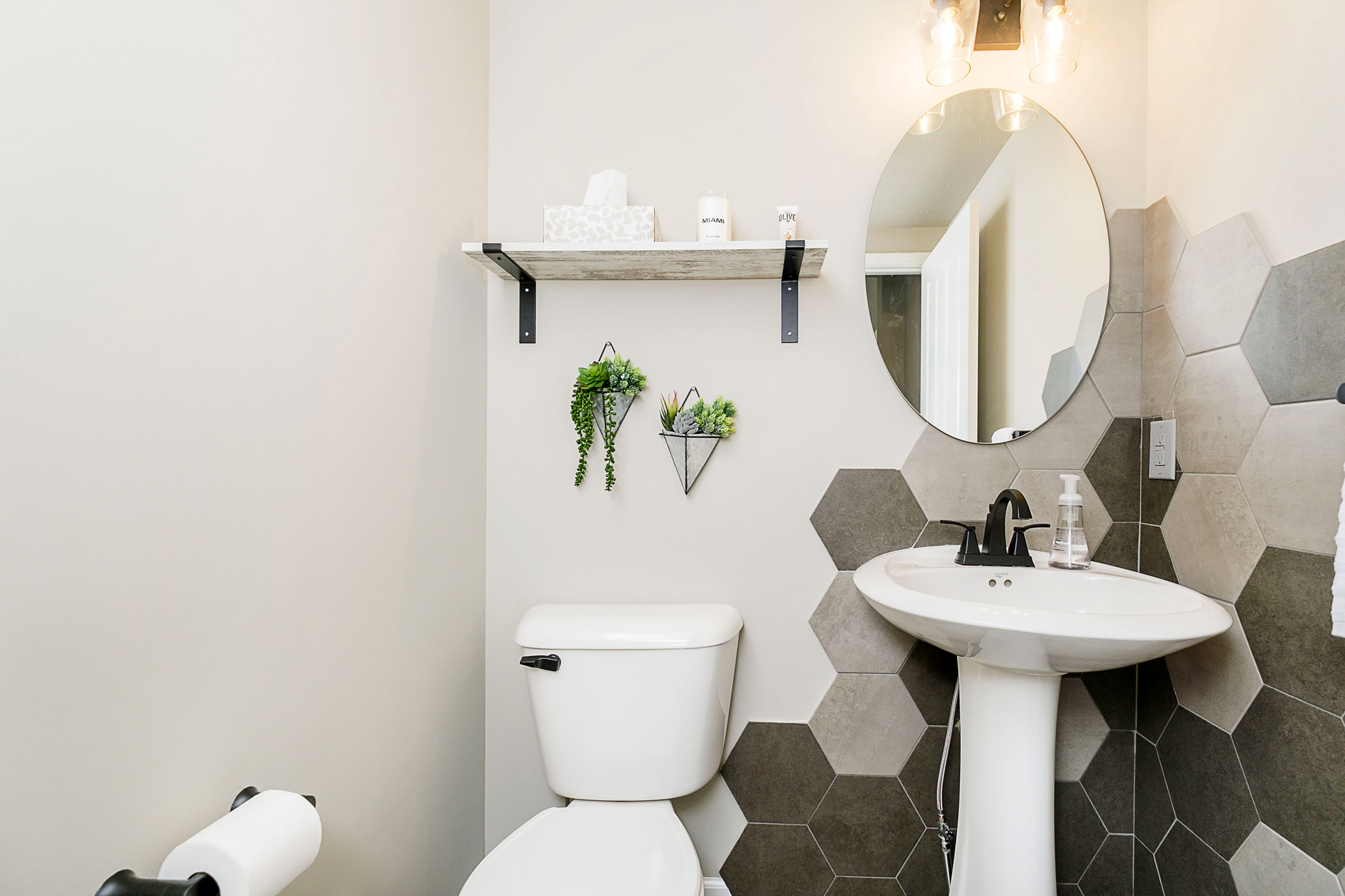 12886 Grand Boulevard