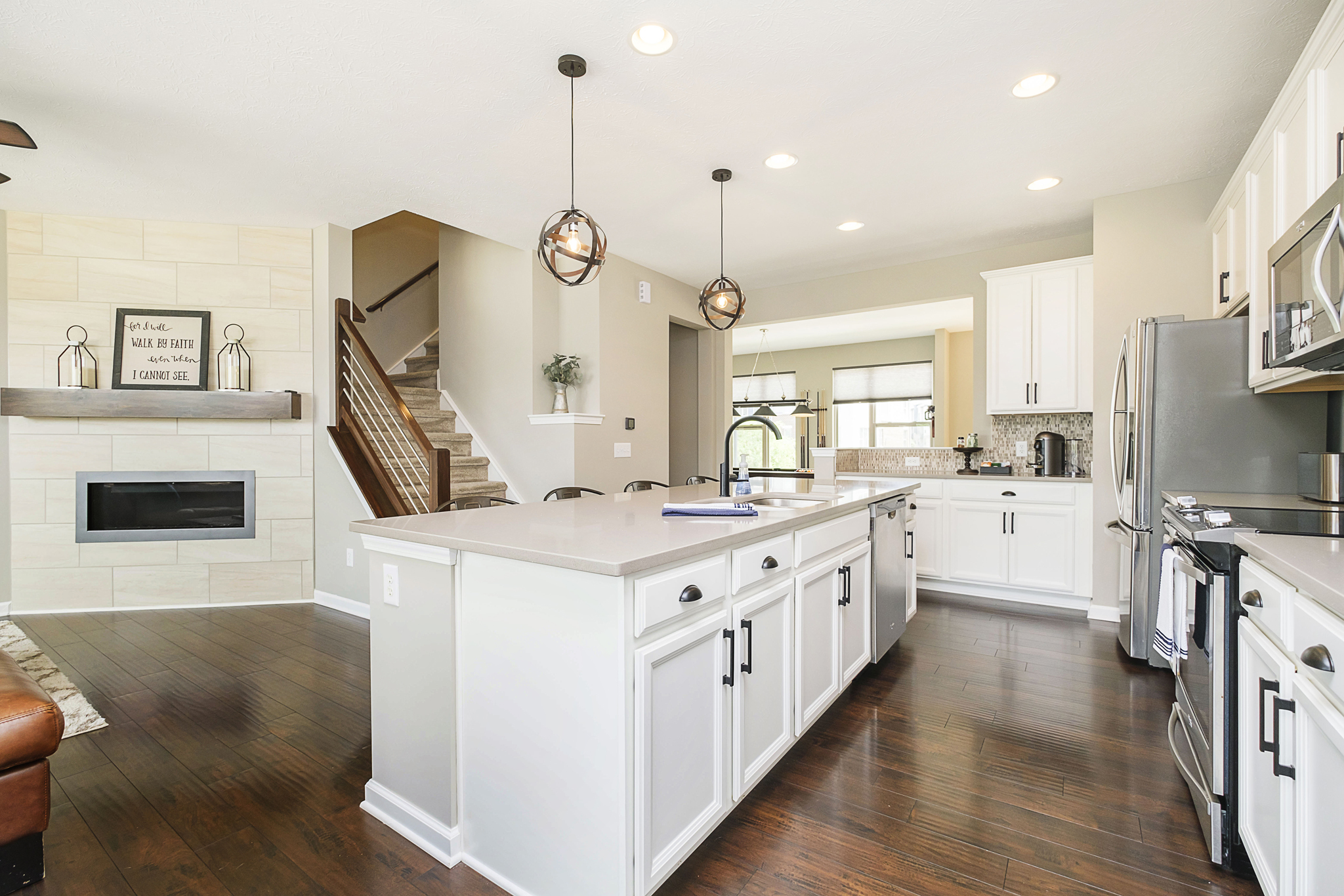 12886 Grand Boulevard