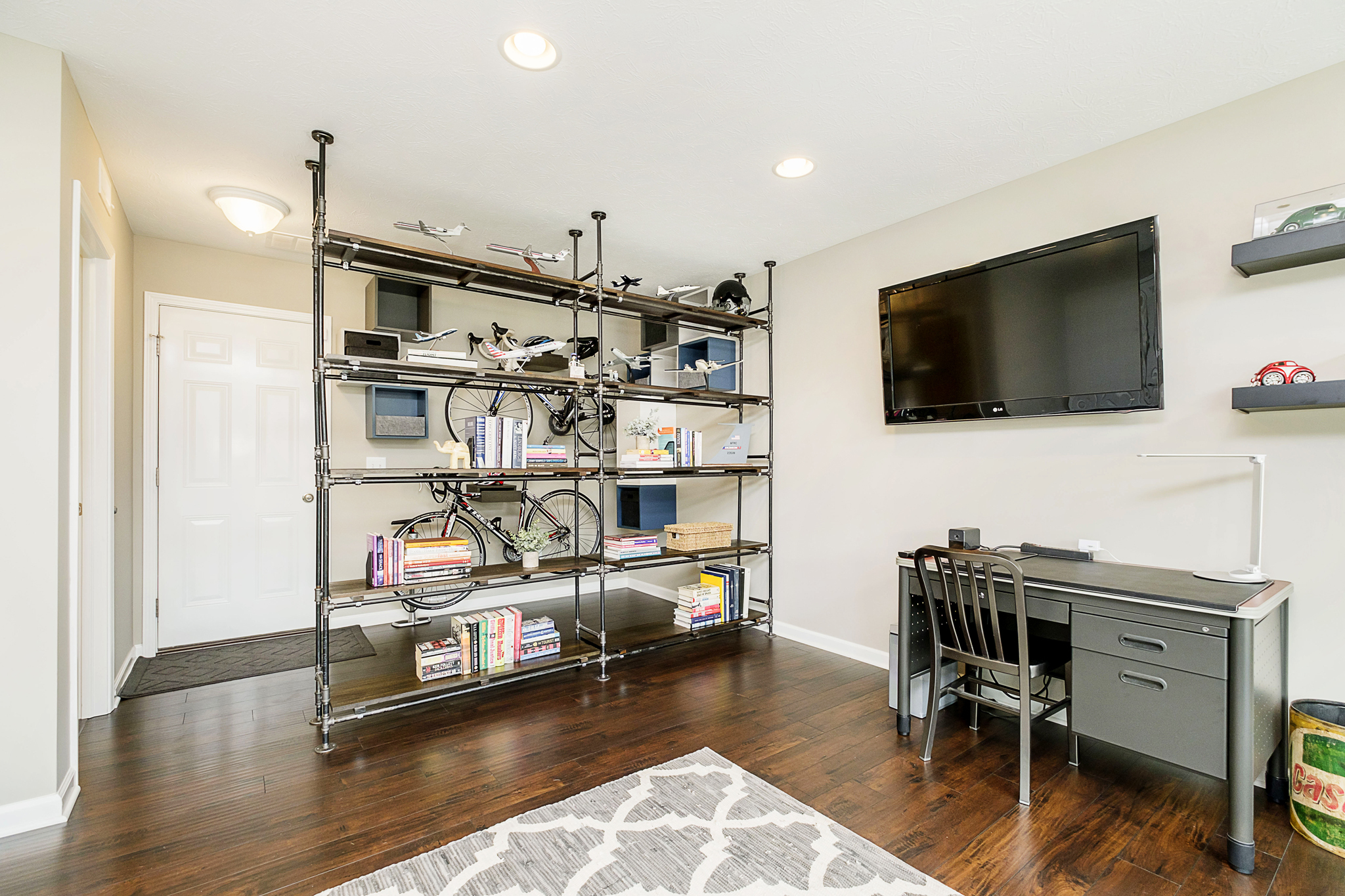 12886 Grand Boulevard