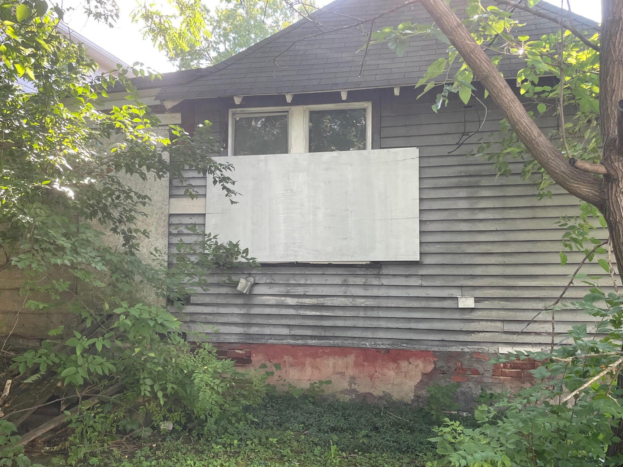 1051 N Hamilton Avenue