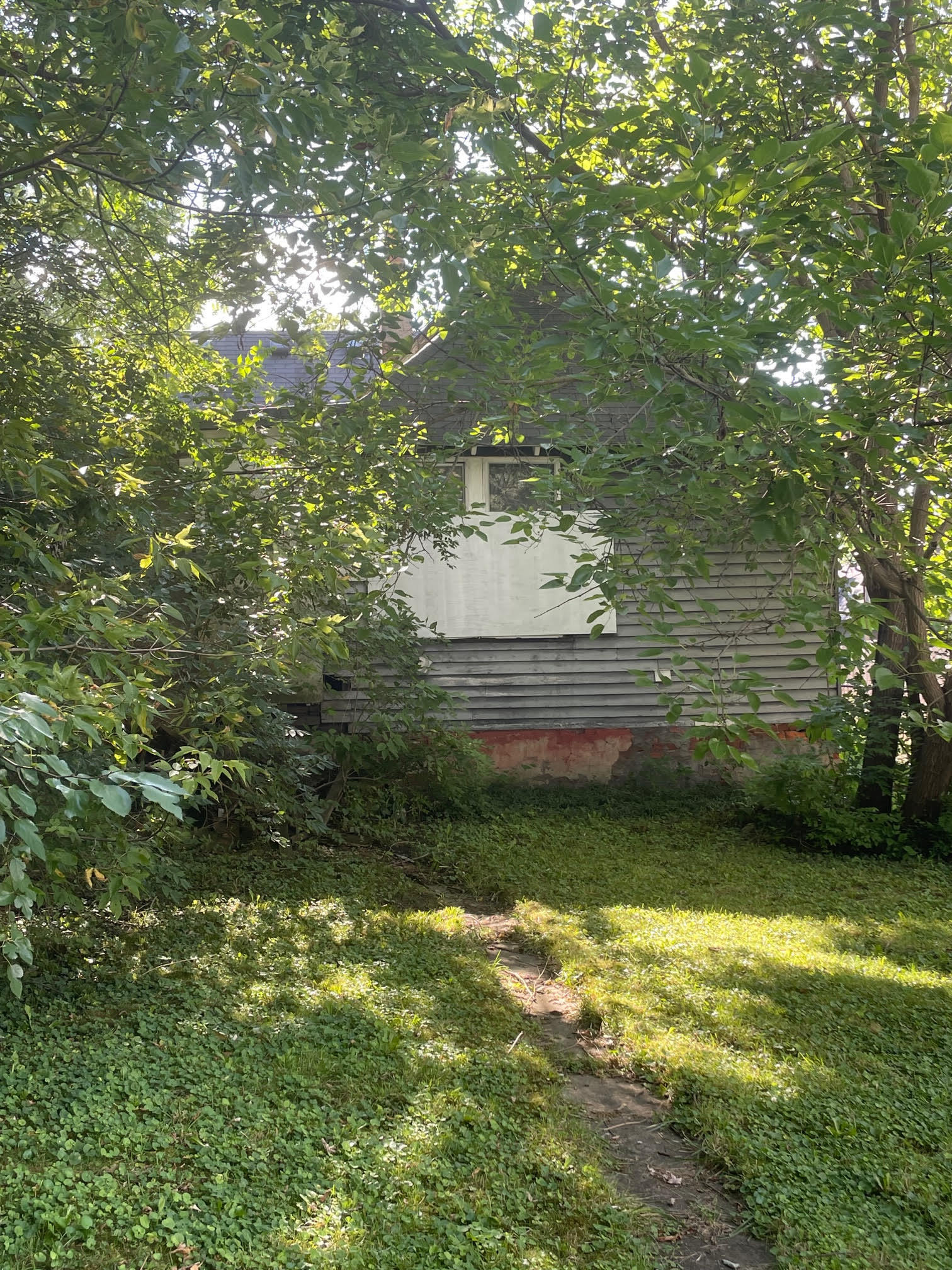 1051 N Hamilton Avenue