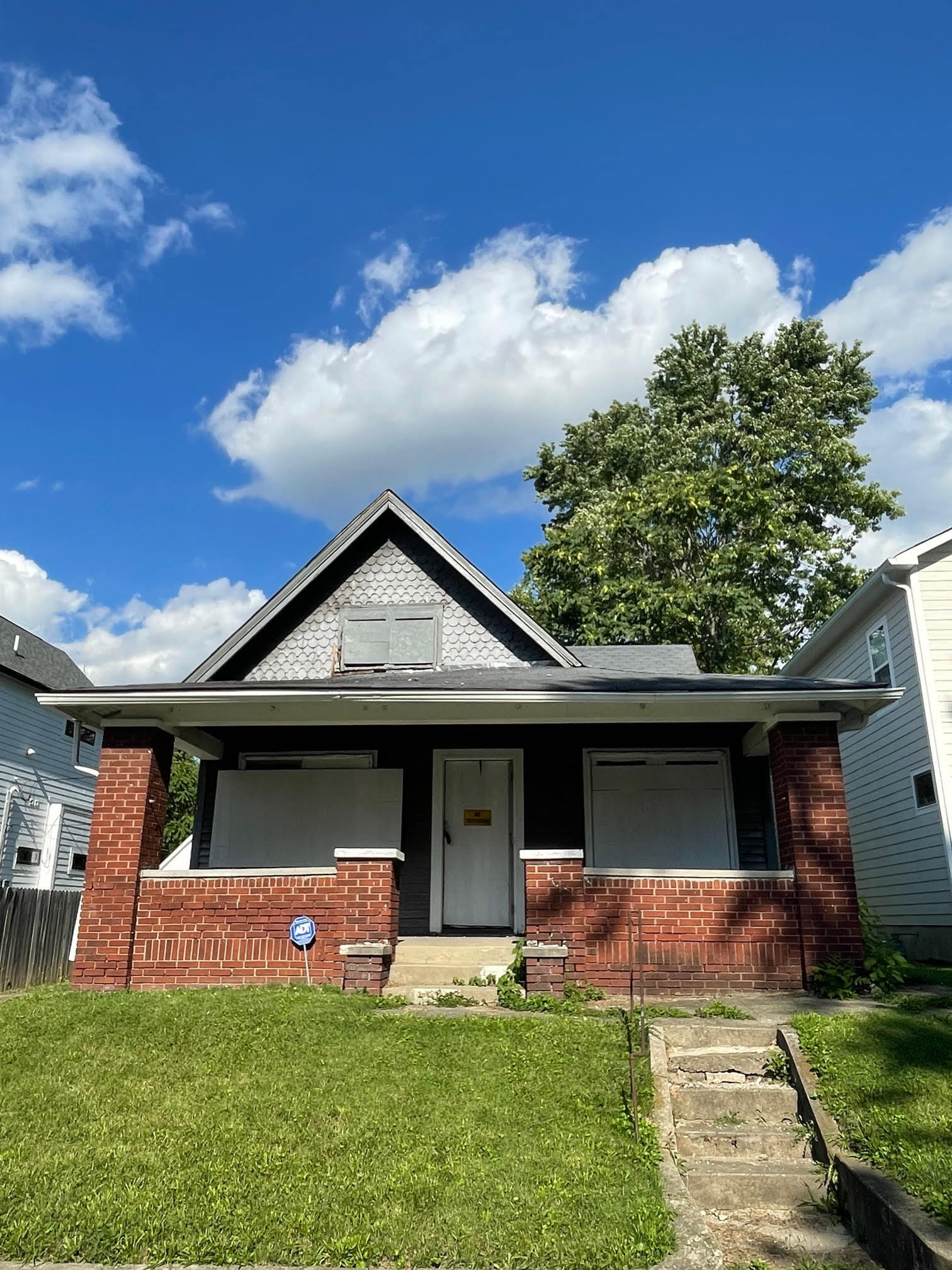 1051 N Hamilton Avenue