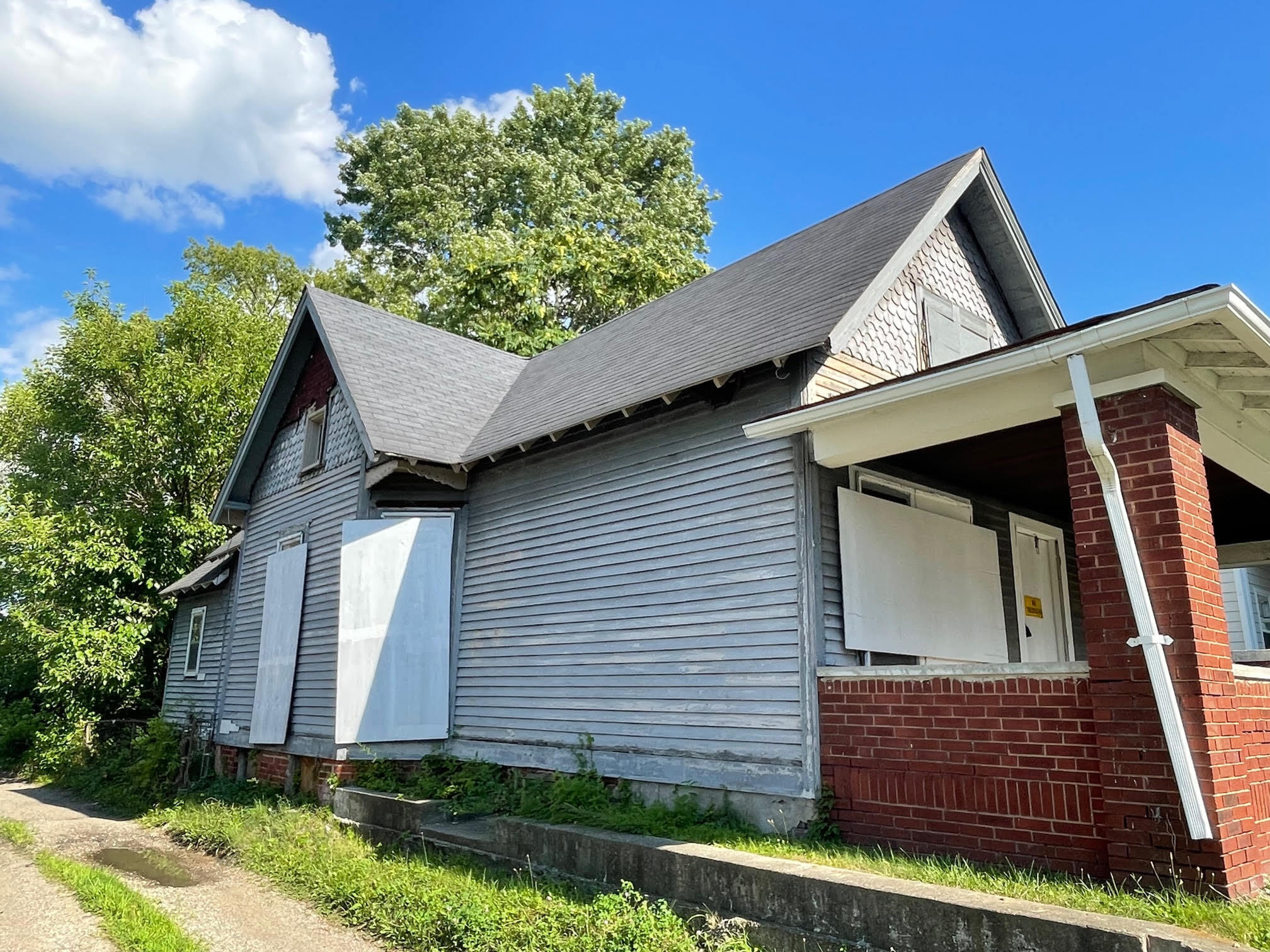 1051 N Hamilton Avenue
