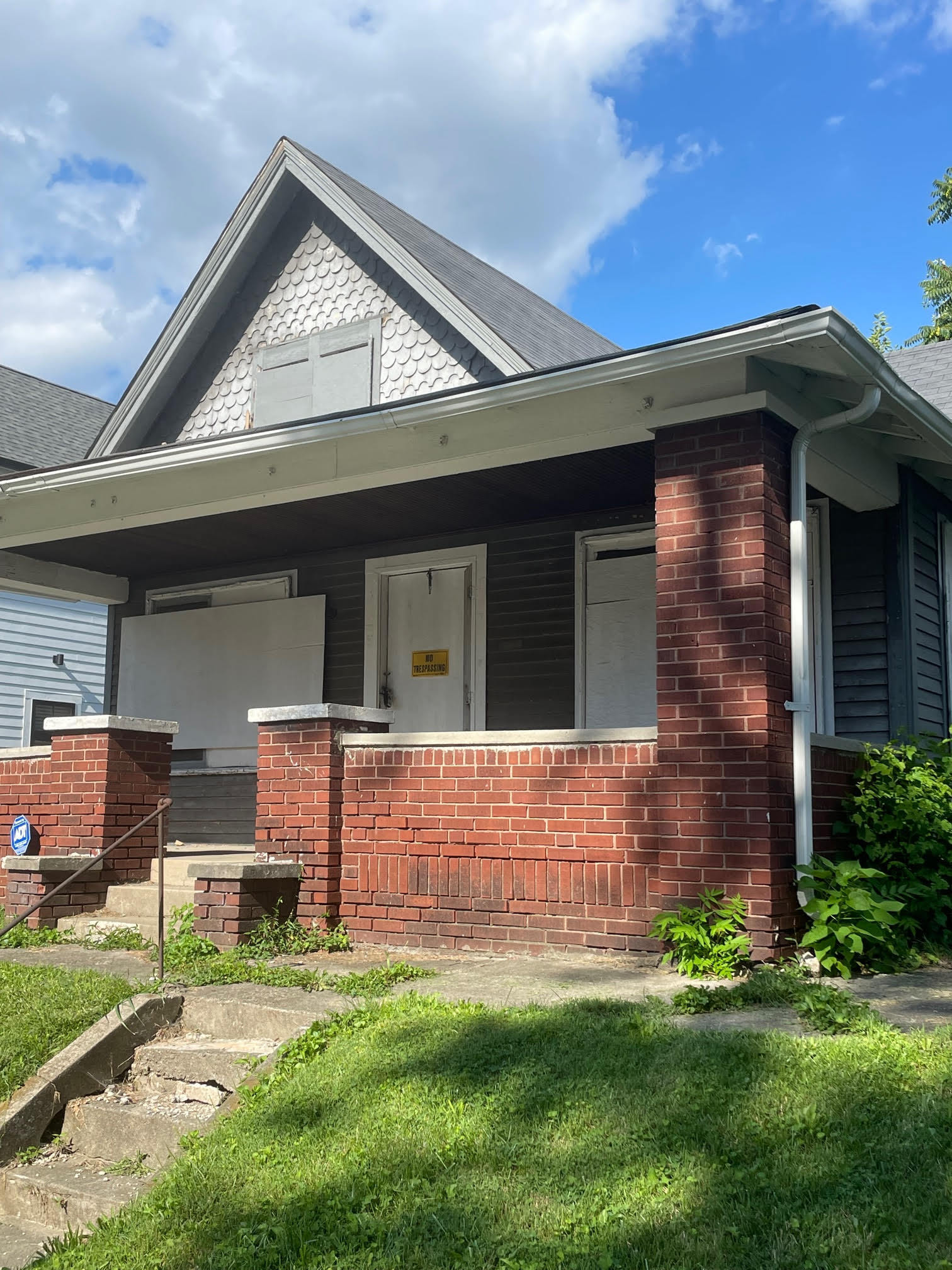 1051 N Hamilton Avenue