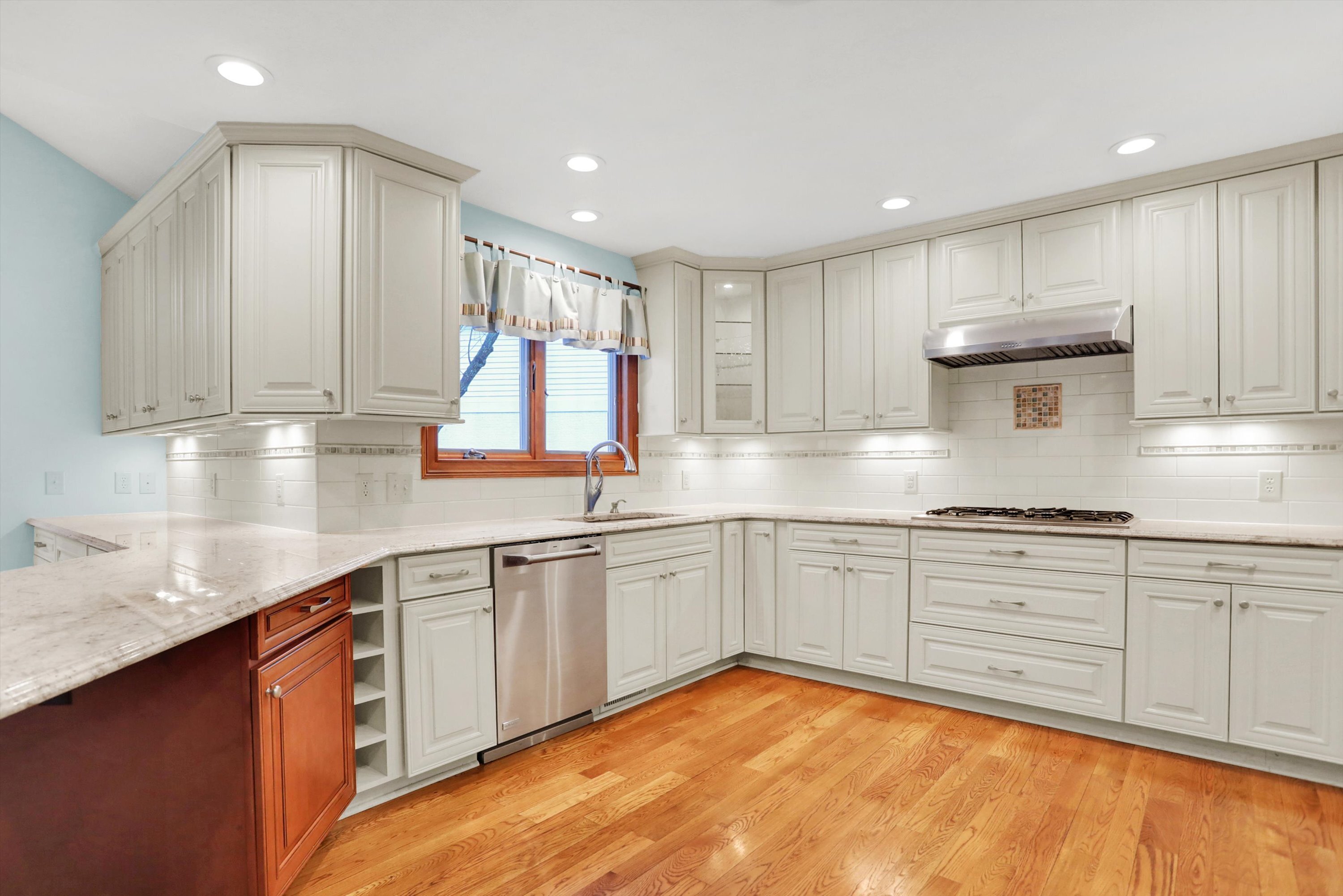 8131 Meadowbrook Drive