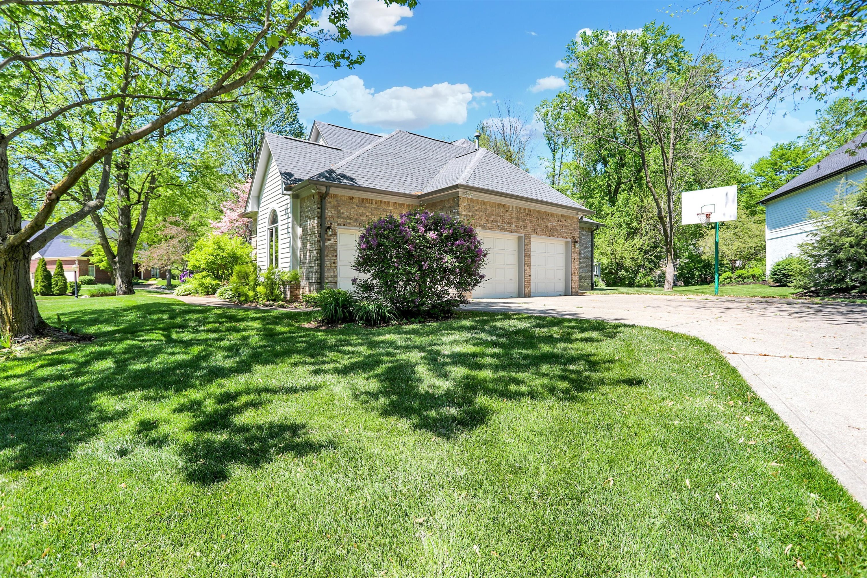 8131 Meadowbrook Drive