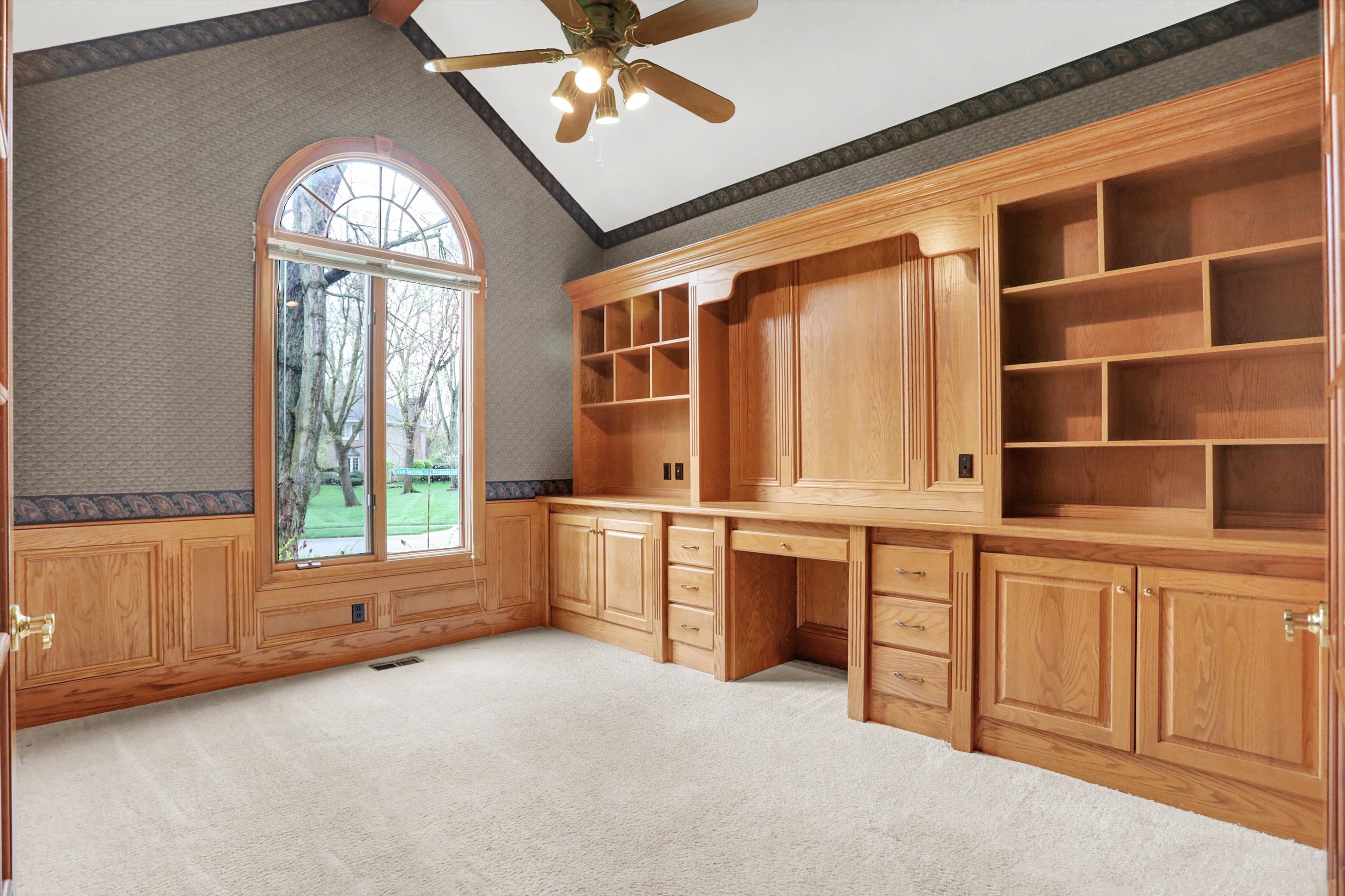 8131 Meadowbrook Drive