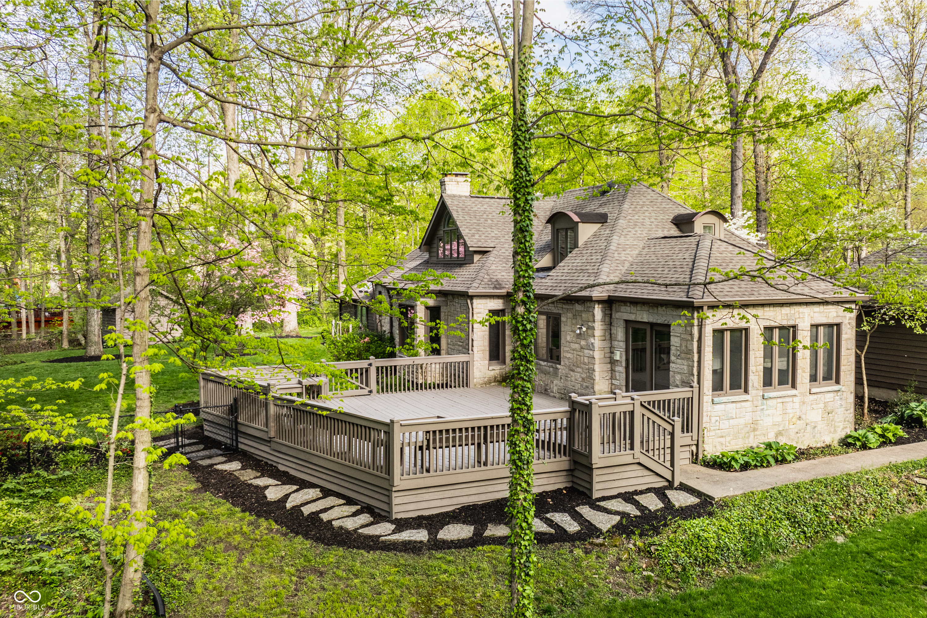 1607 Northwood Drive