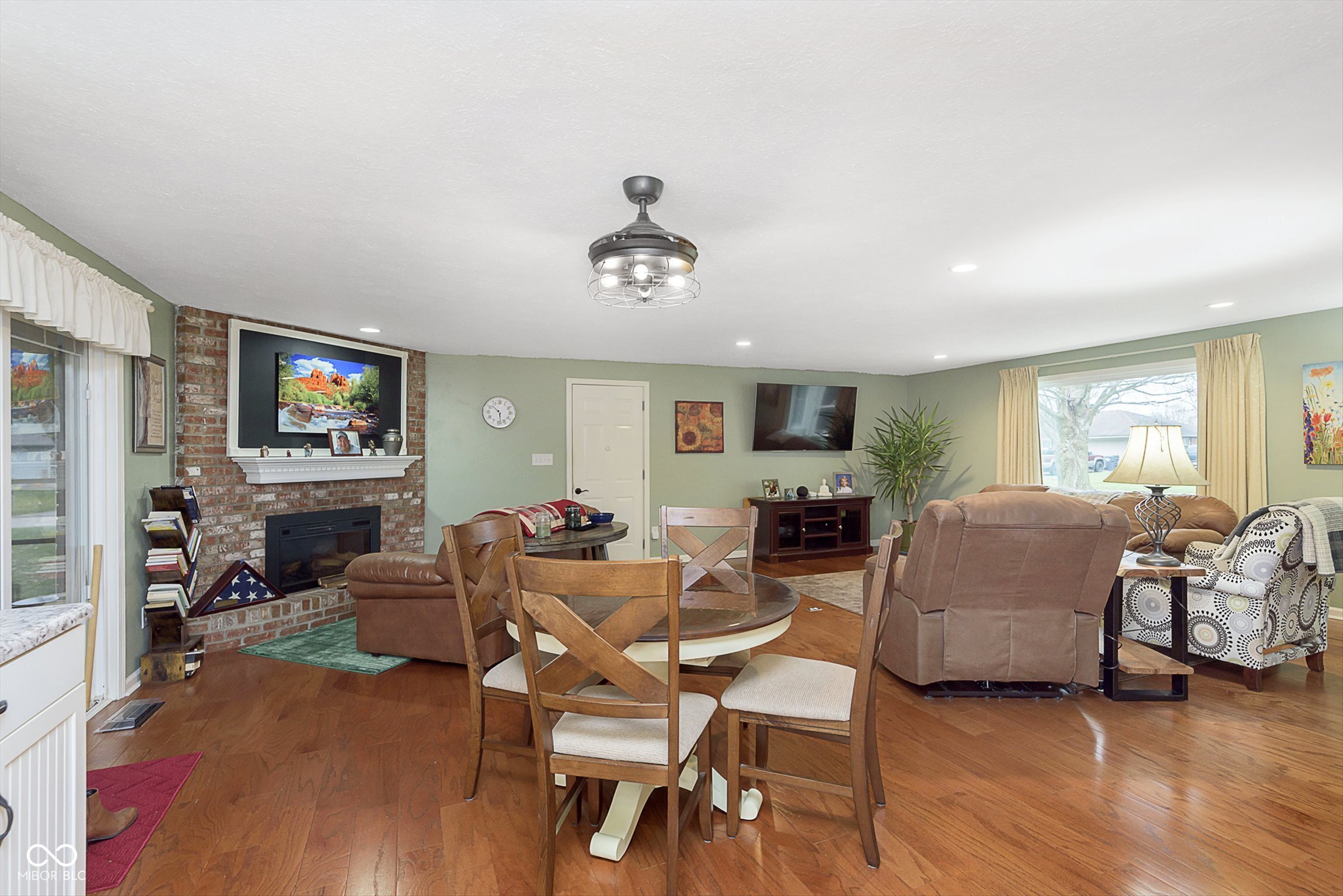 4308 Forest Terrace