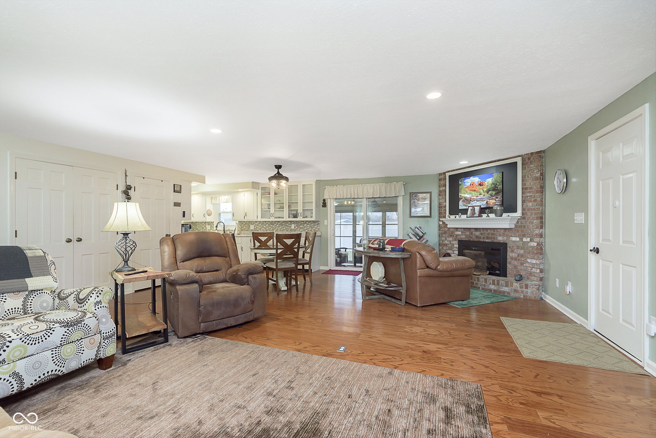4308 Forest Terrace