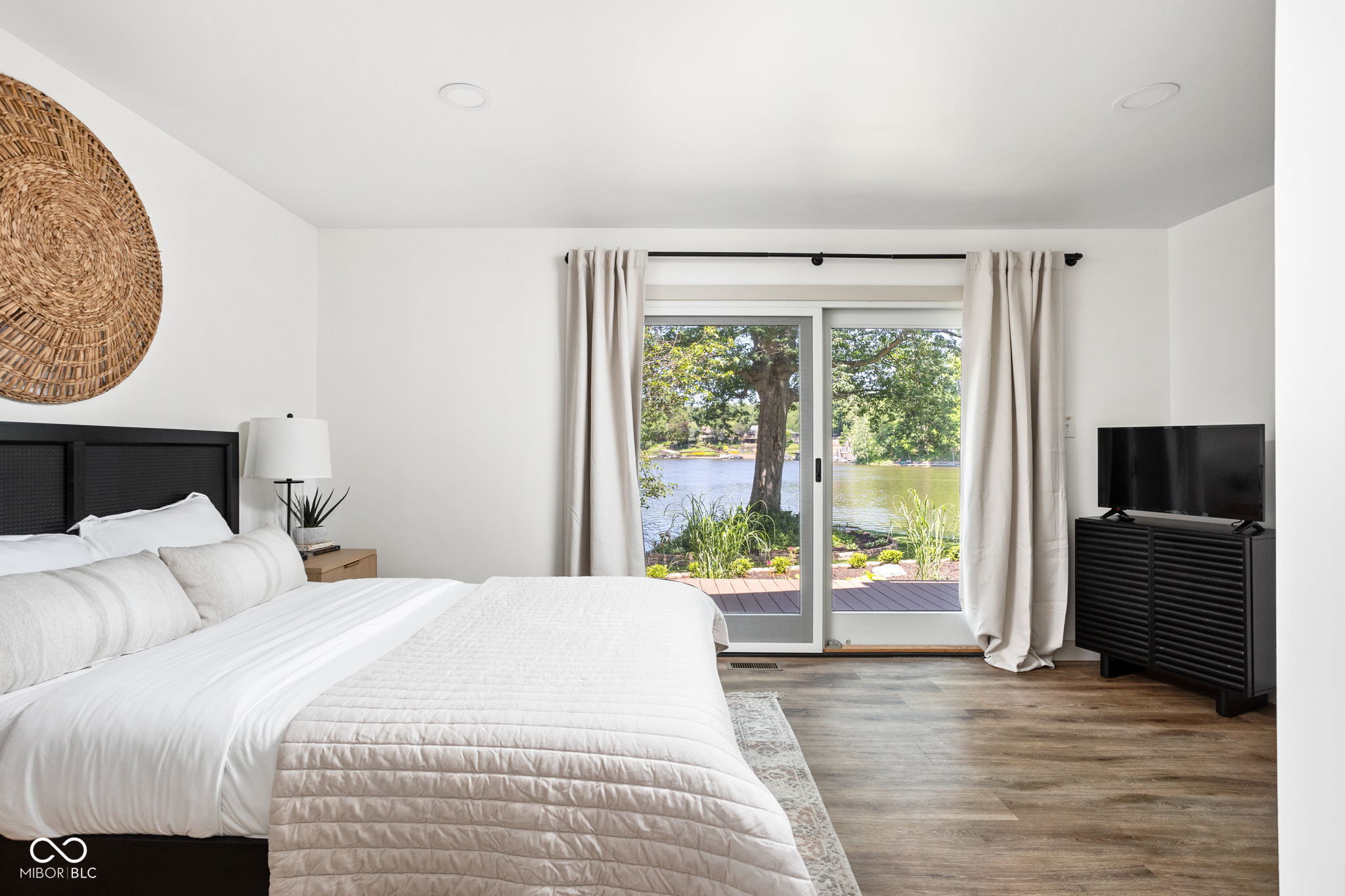 1709 Mulberry Circle