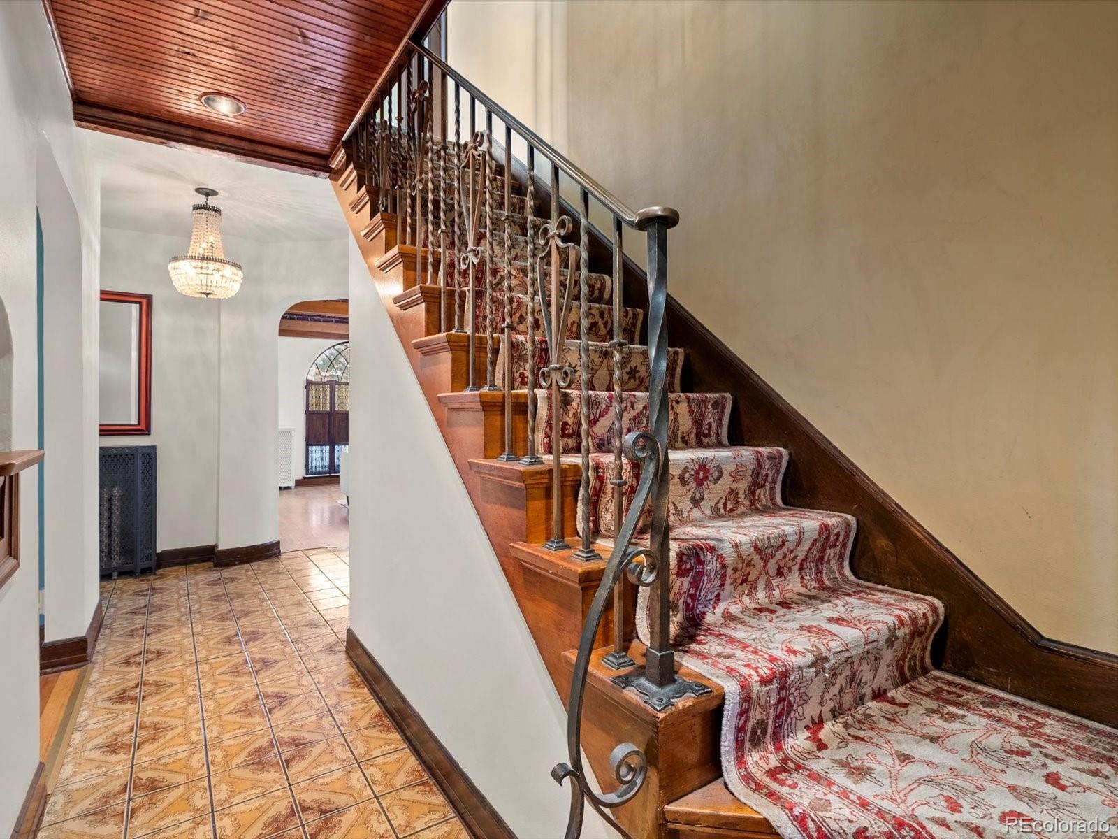 2646 Colorado Boulevard