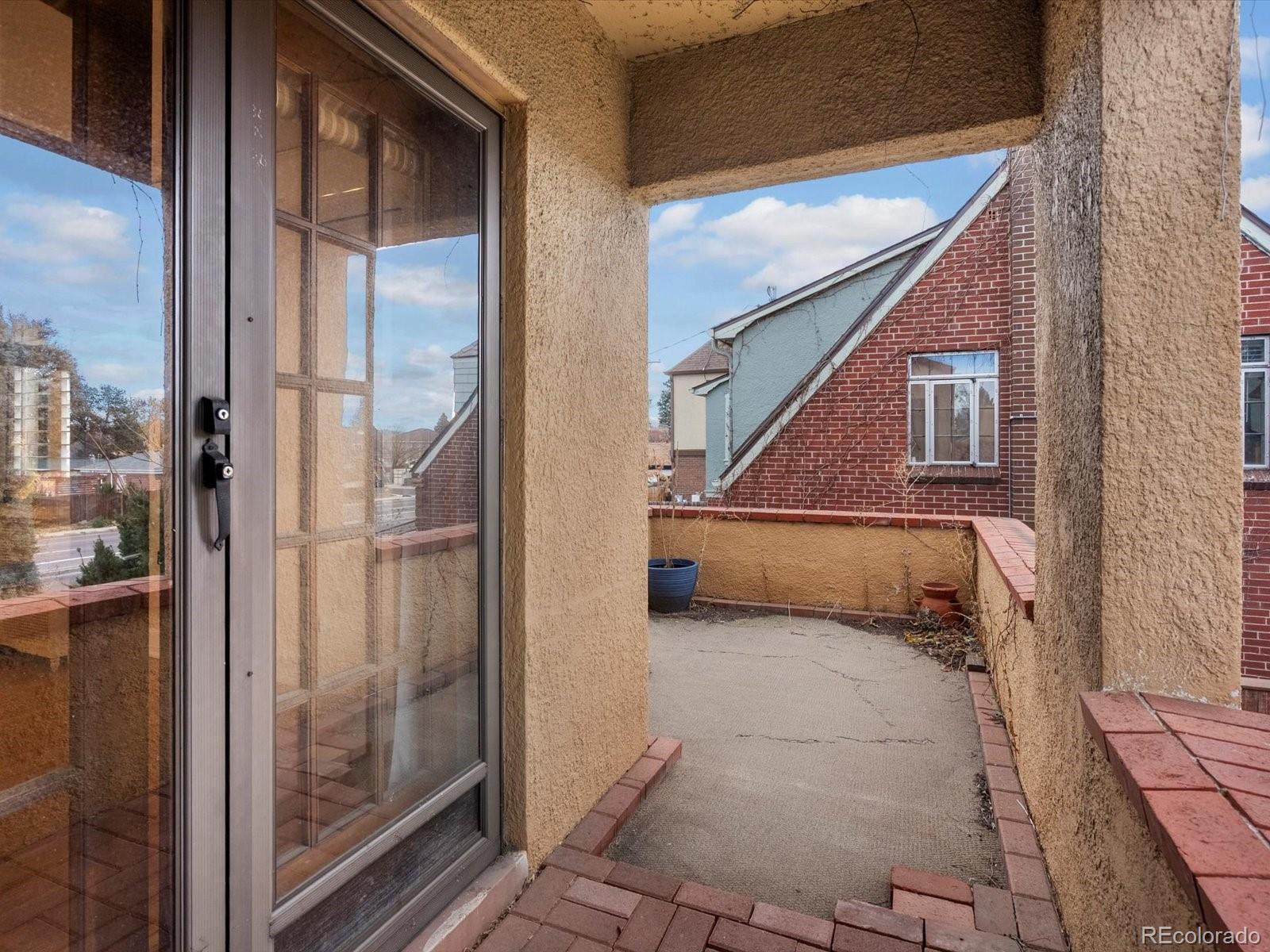 2646 Colorado Boulevard