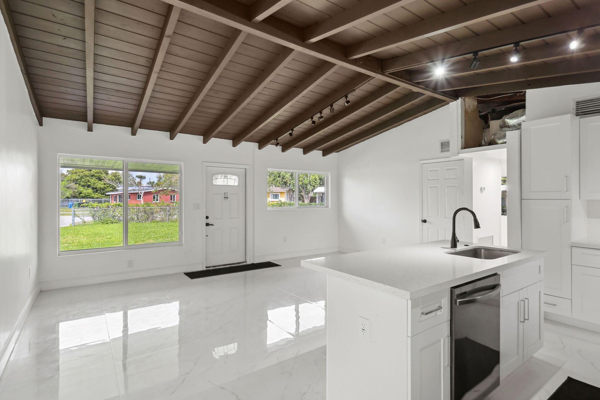 1530 NW 18th Court