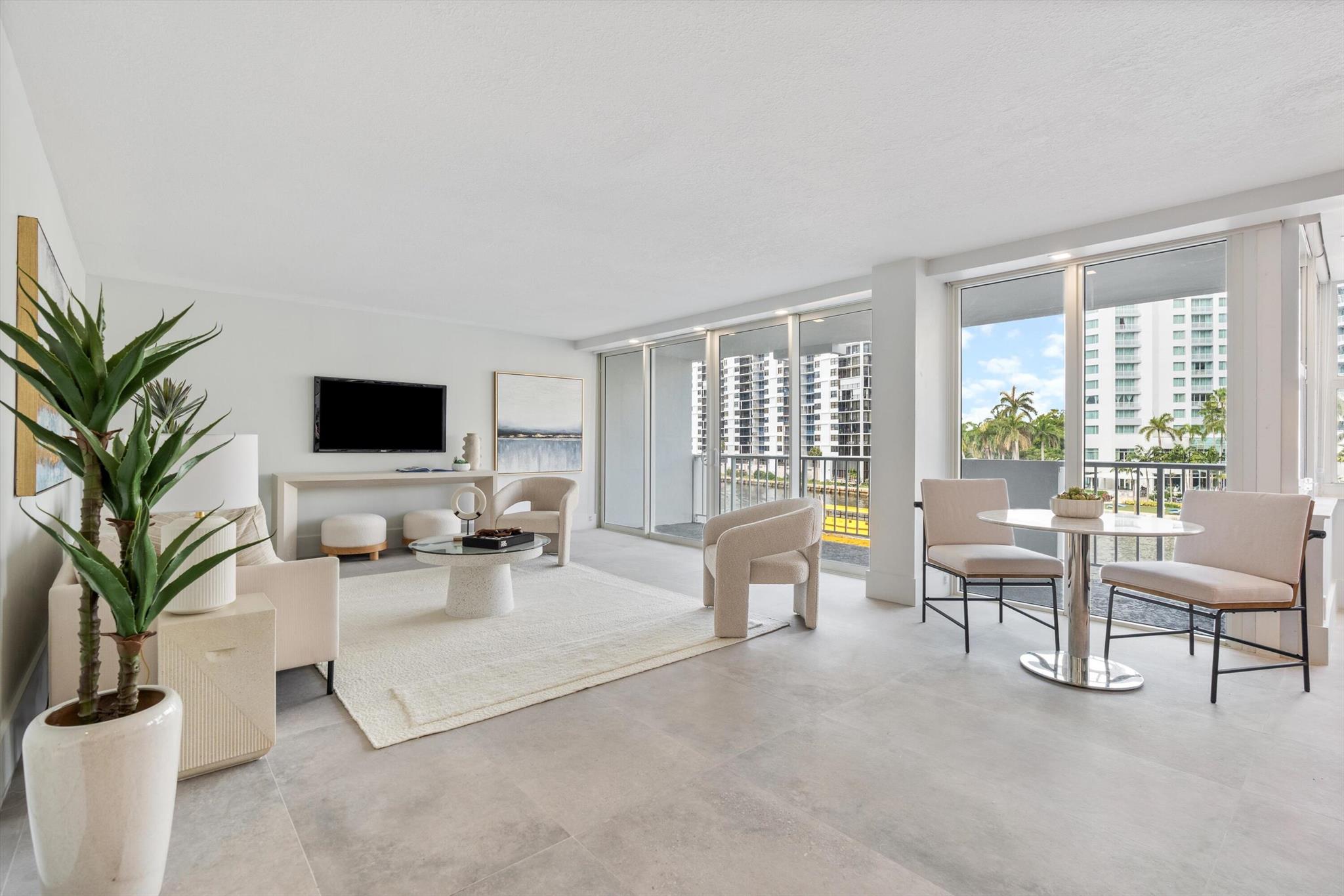 2800 E Sunrise Boulevard 4c