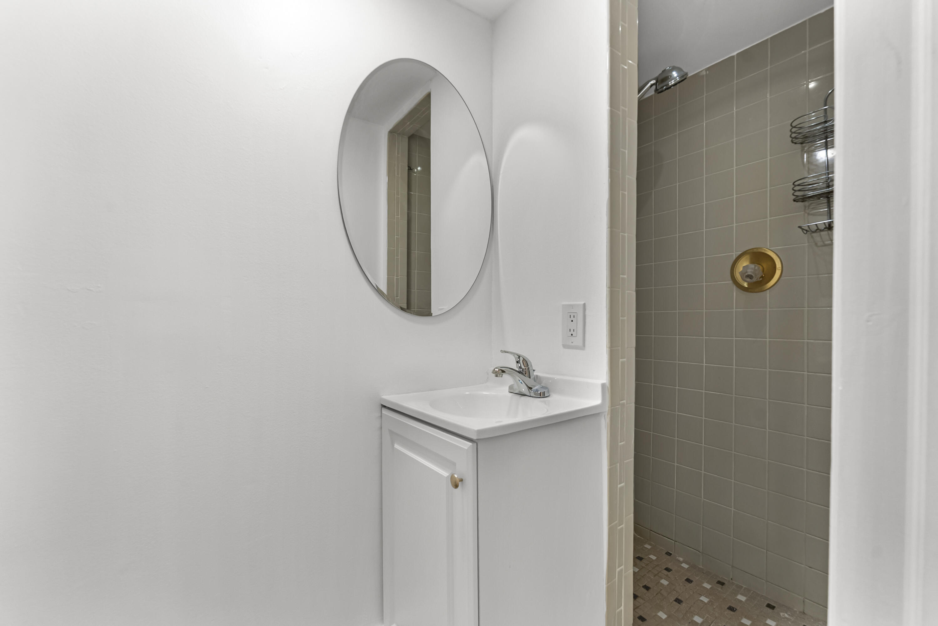 1194 Hillsboro Mile 72