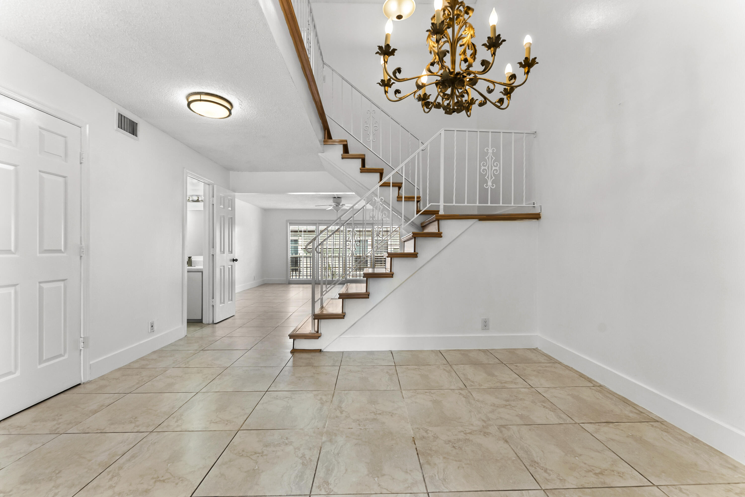 1194 Hillsboro Mile 72