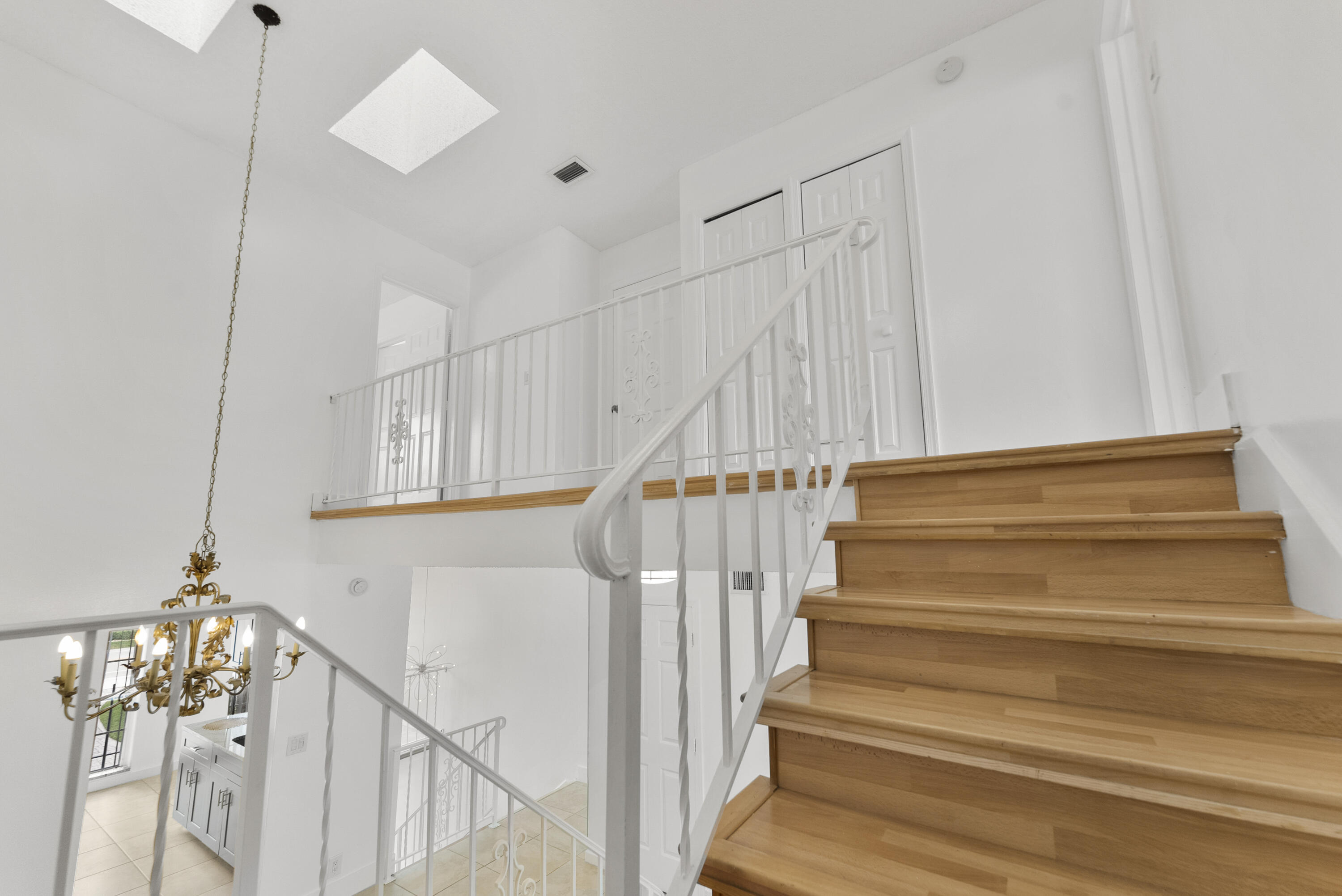 1194 Hillsboro Mile 72