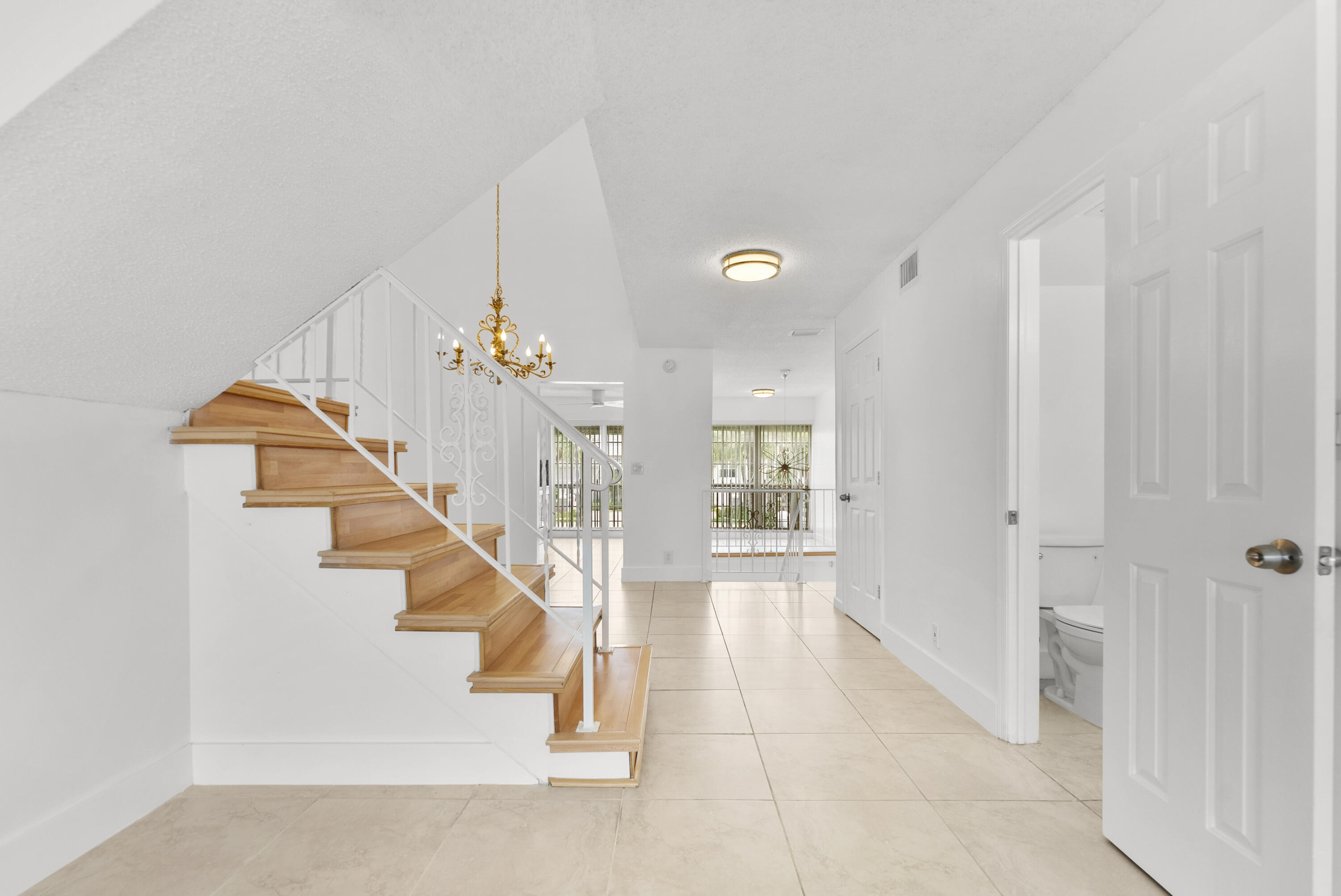 1194 Hillsboro Mile 72