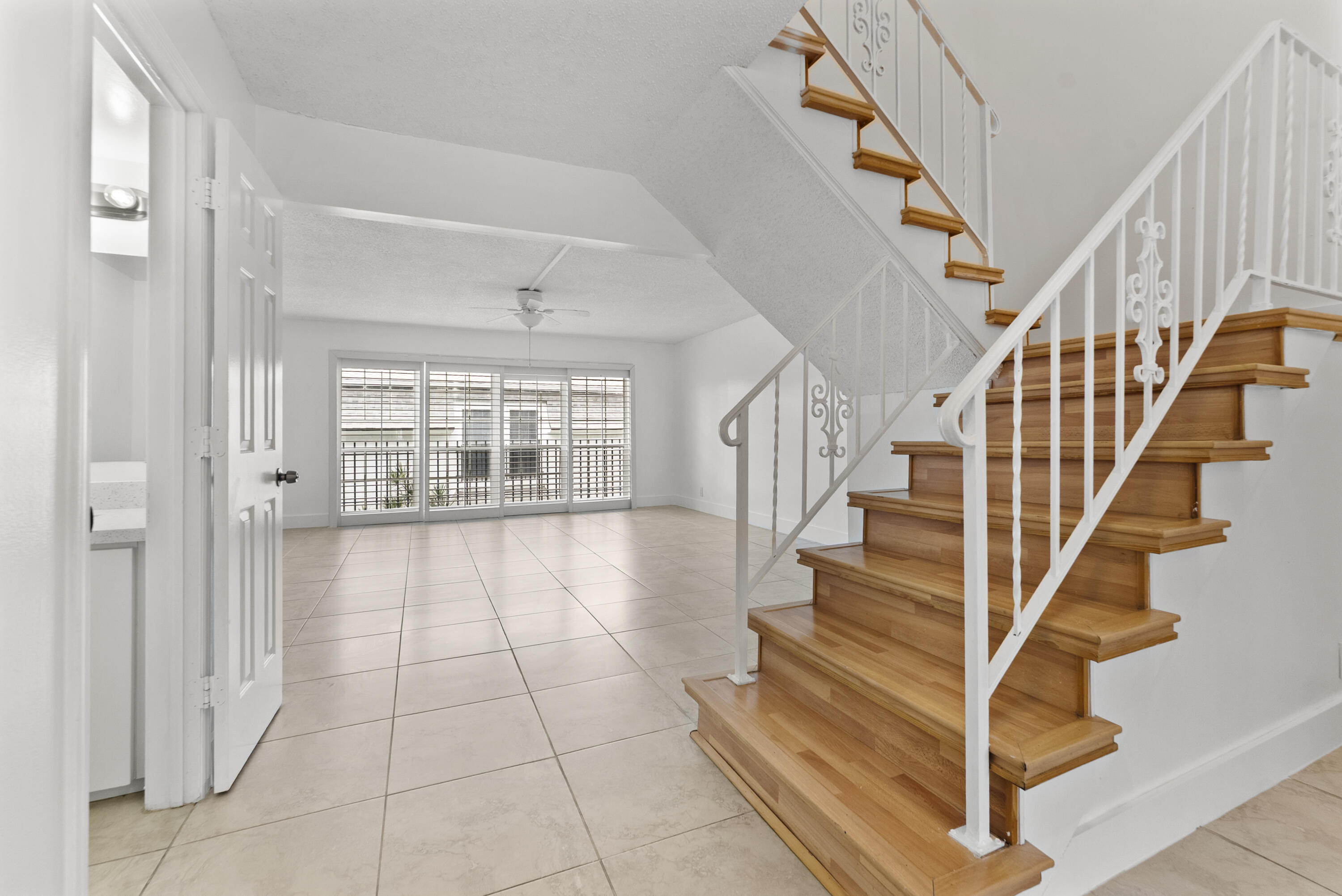 1194 Hillsboro Mile 72