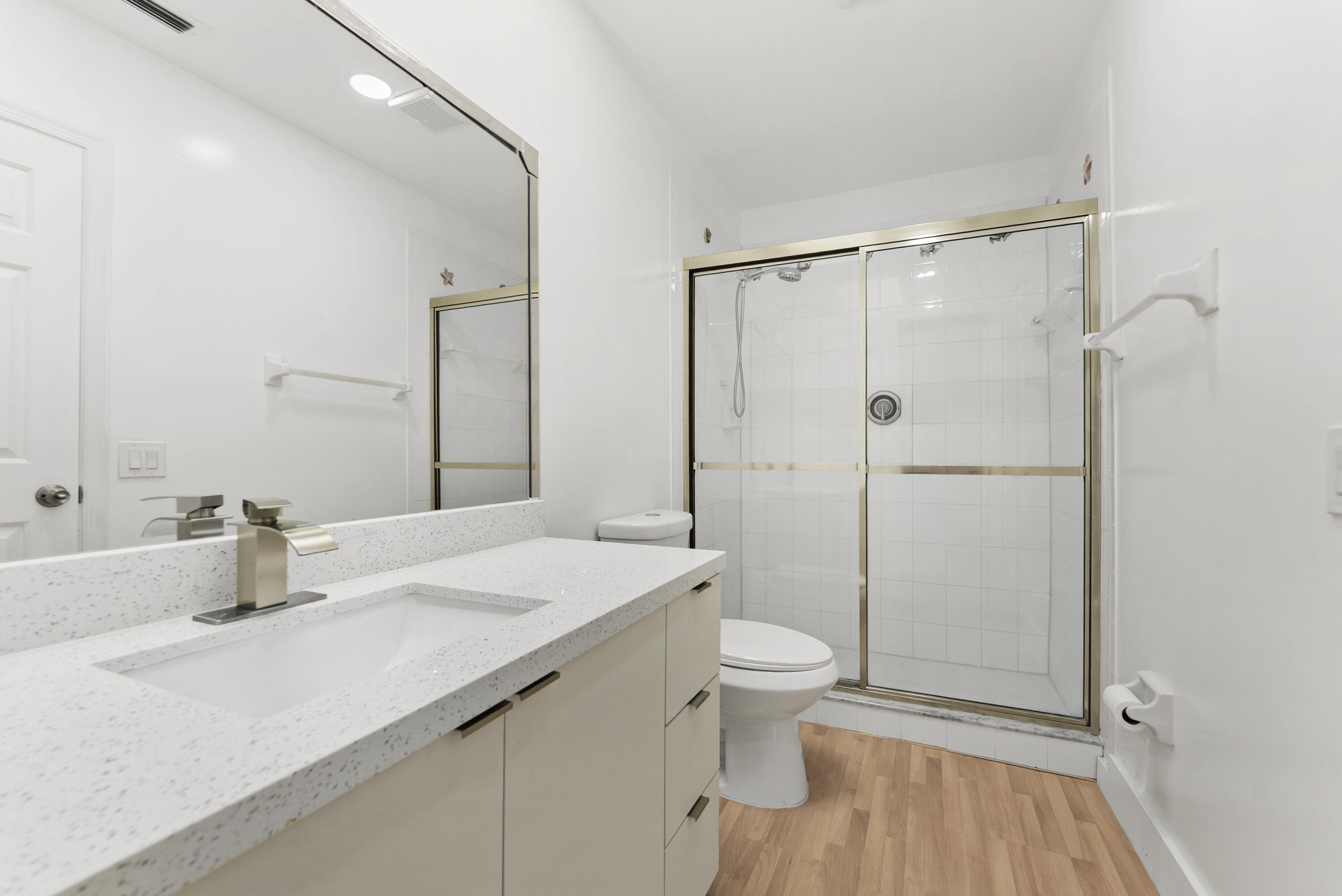 1194 Hillsboro Mile 72