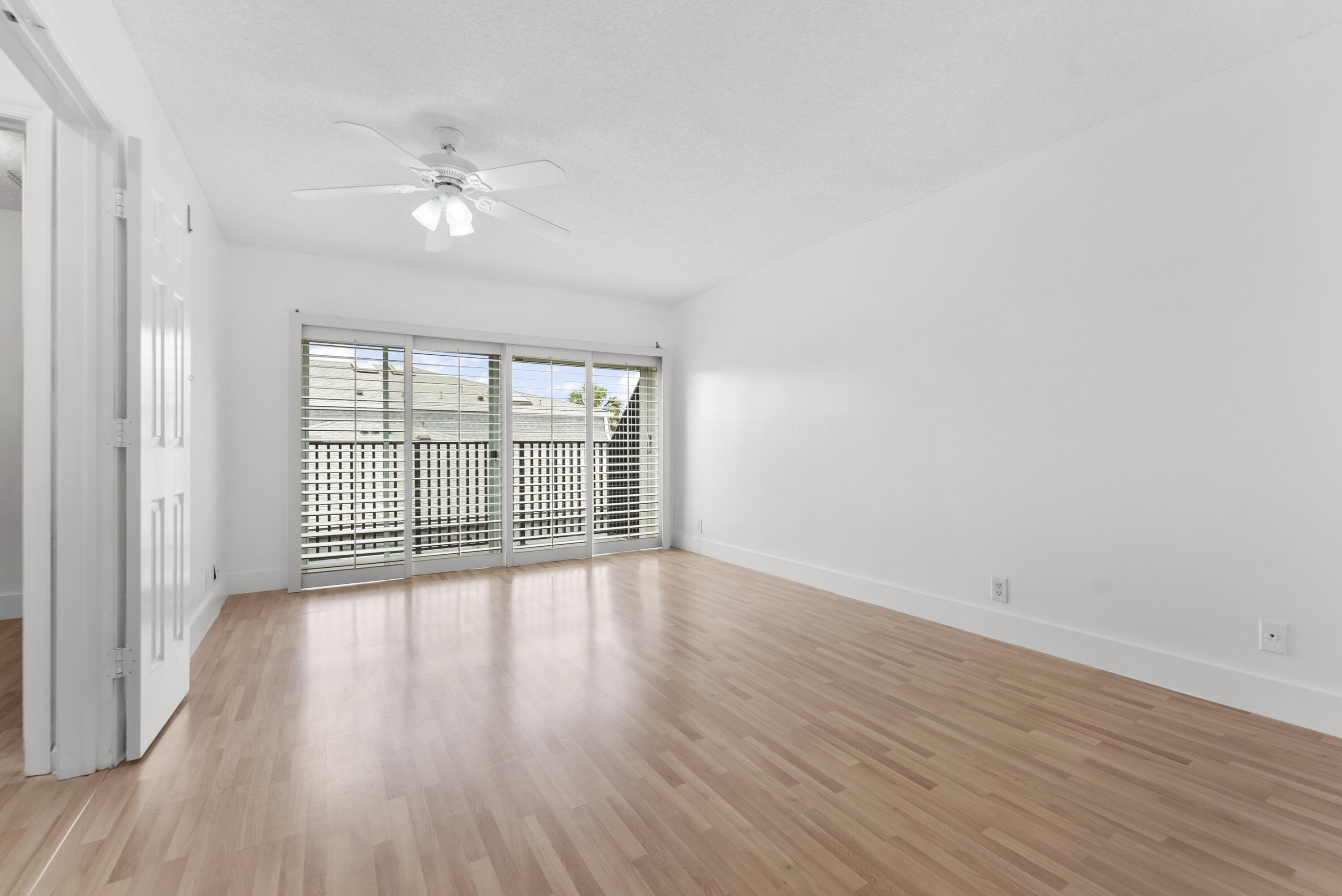 1194 Hillsboro Mile 72