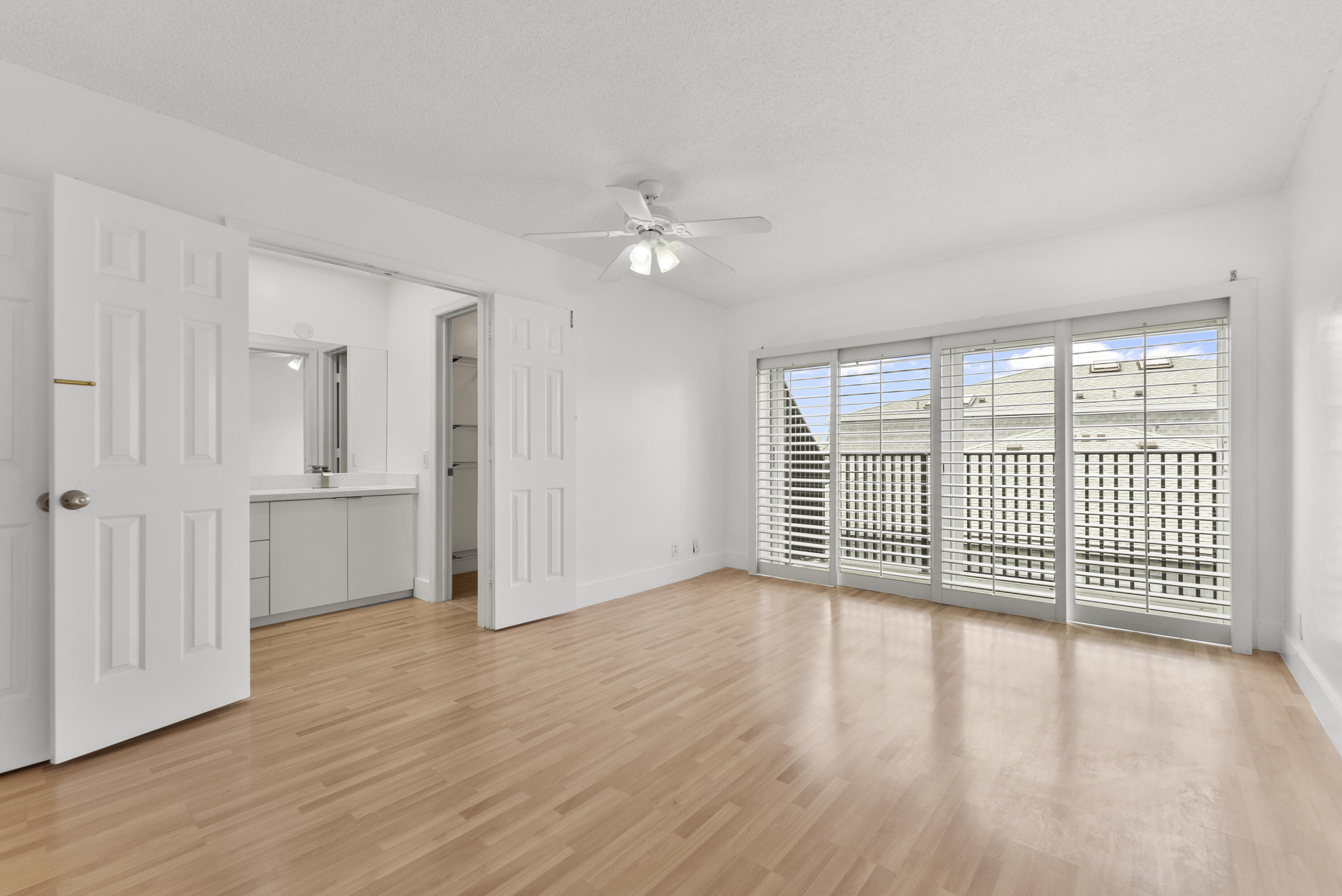 1194 Hillsboro Mile 72