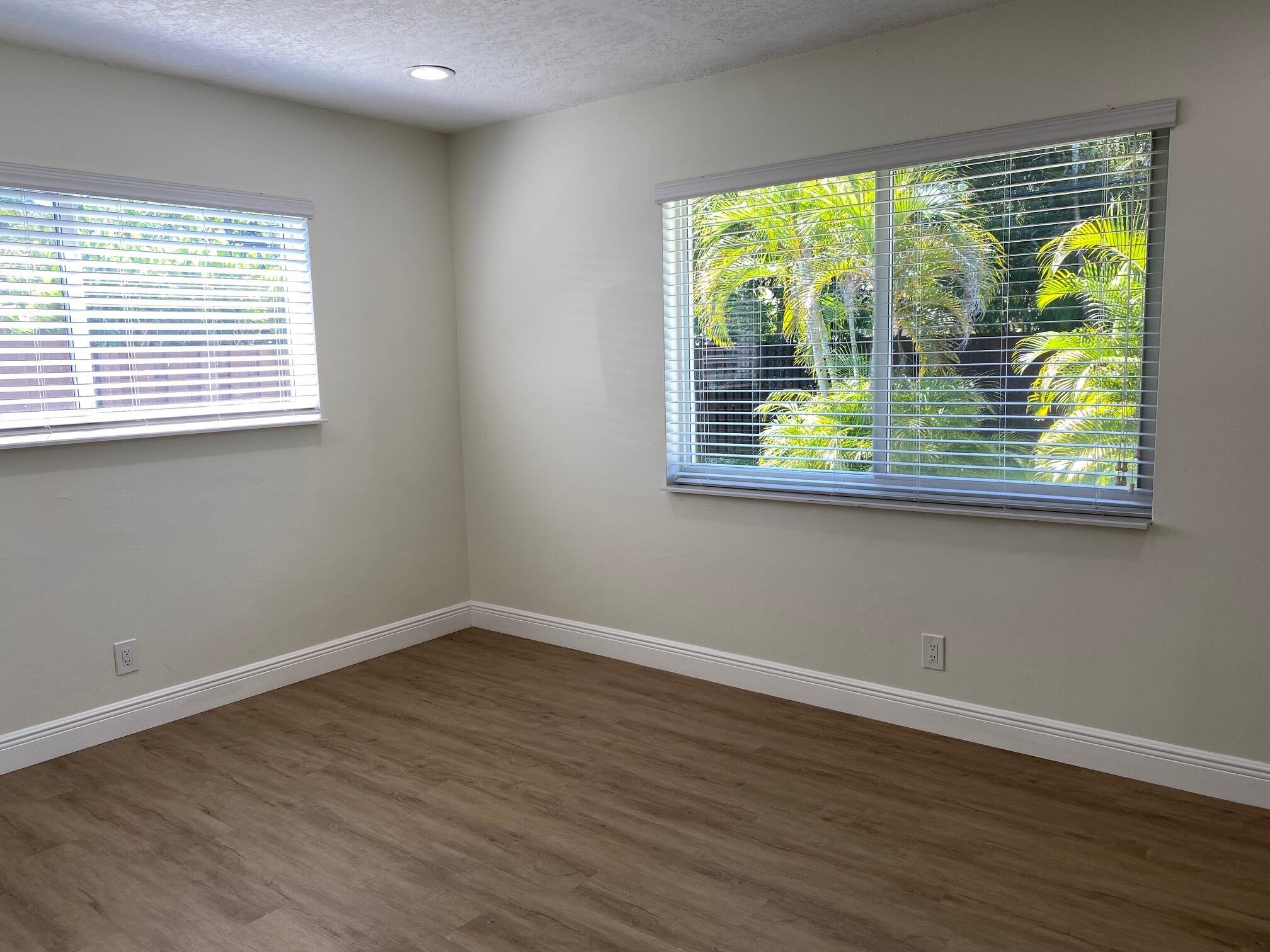 2751 NE 26th Terrace