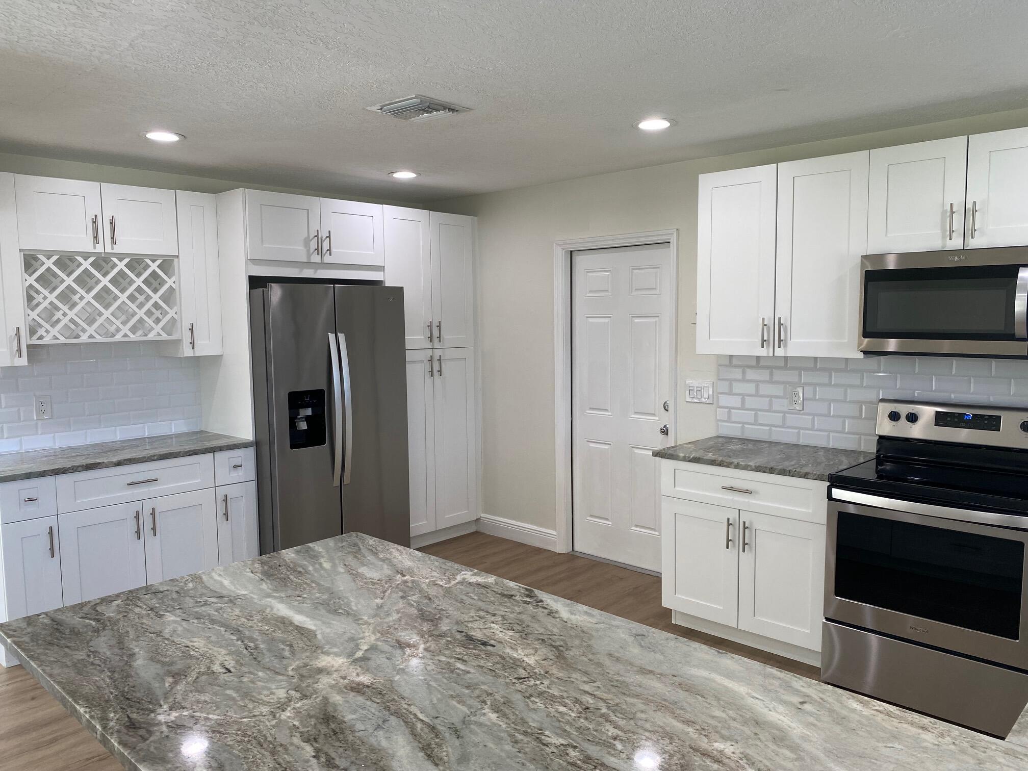 2751 NE 26th Terrace