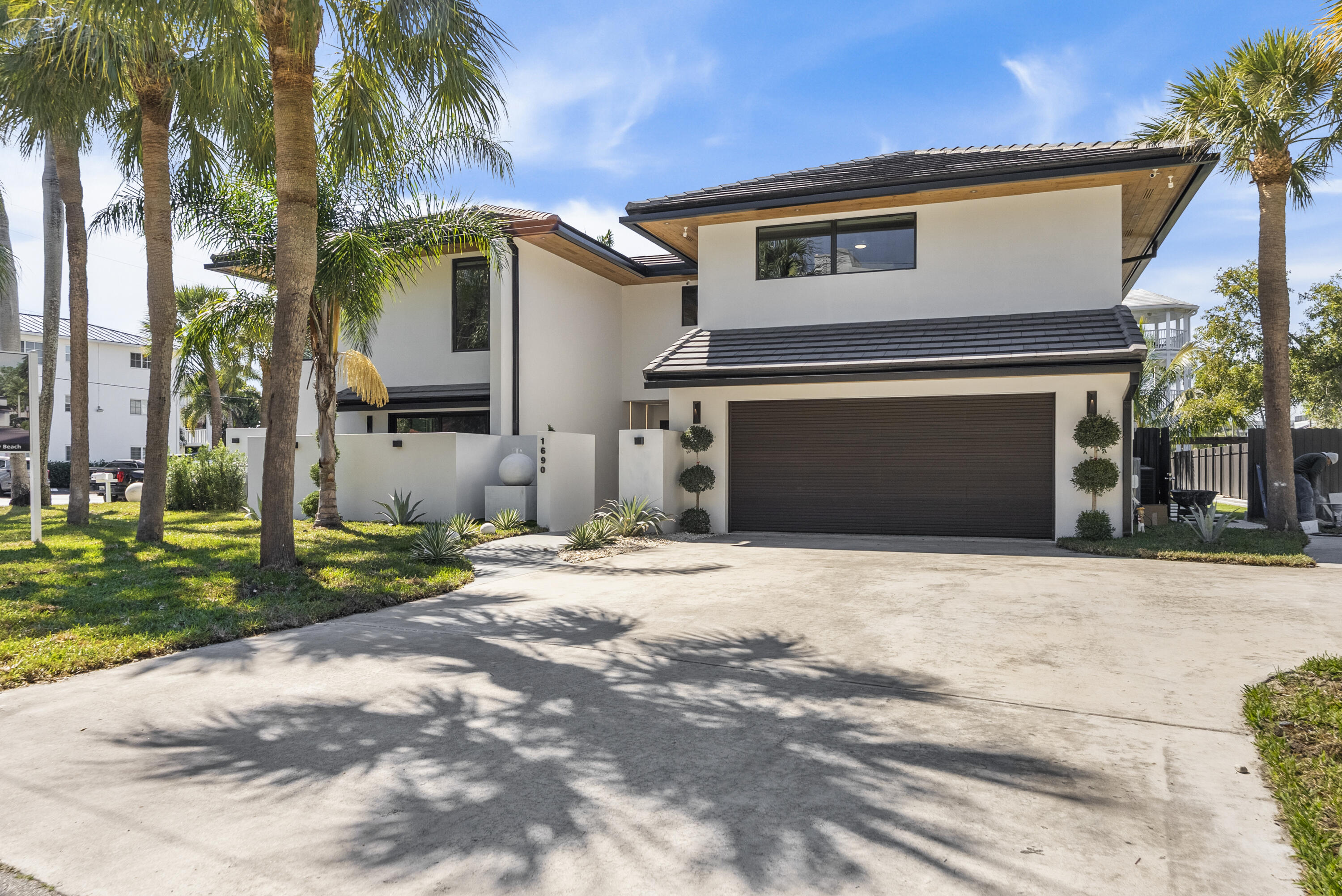 1690 S Ocean Boulevard