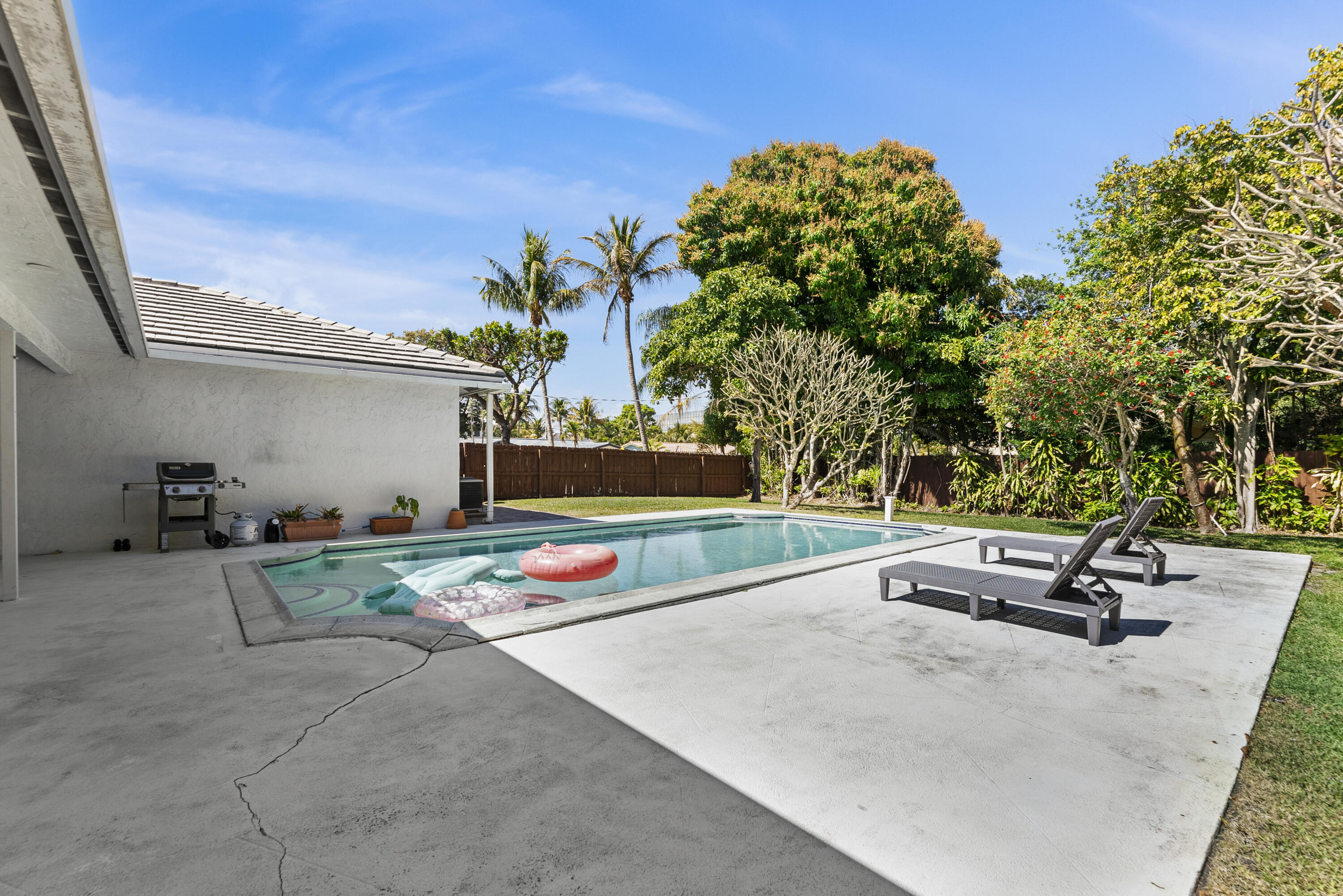 401 NE 10th Terrace