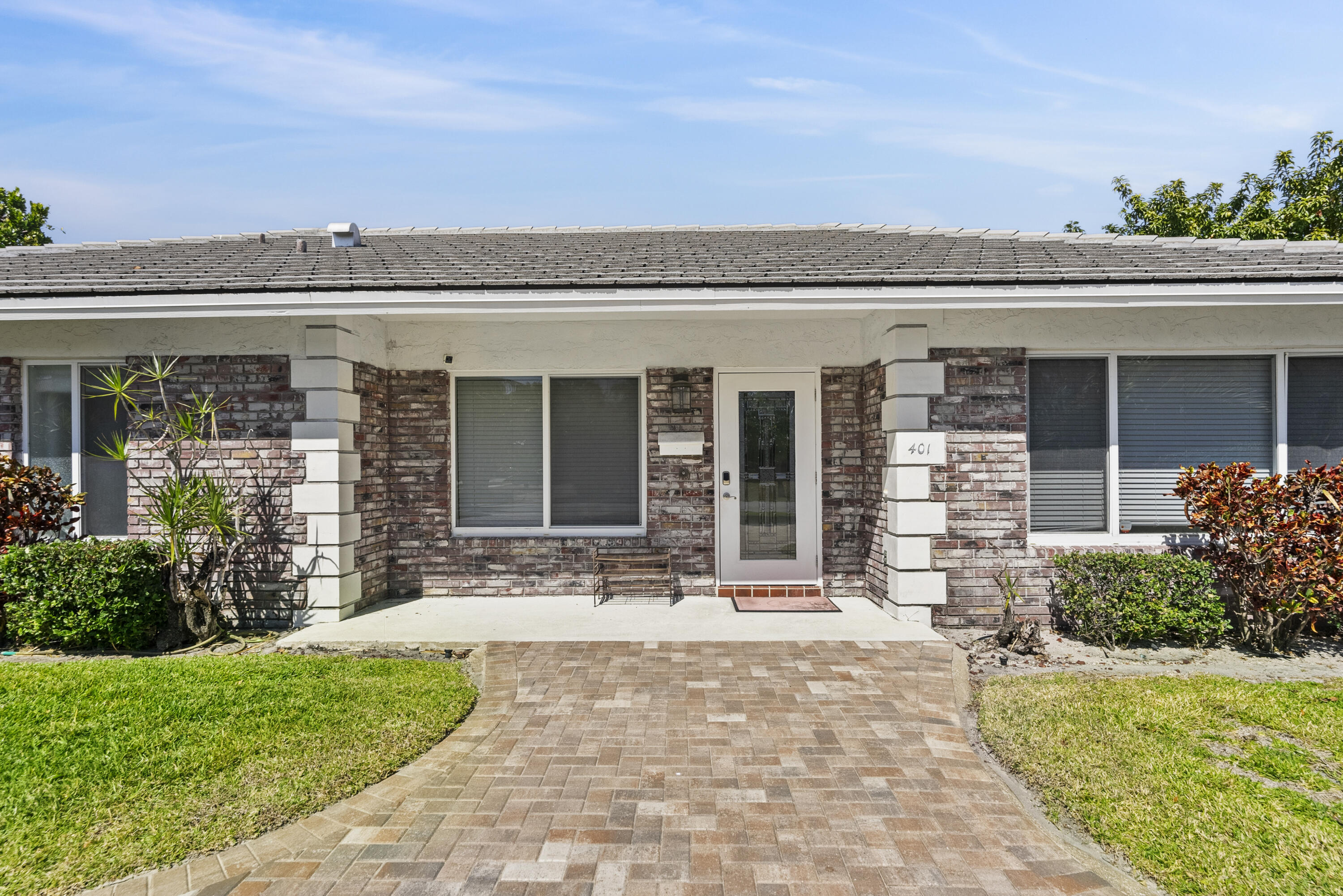 401 NE 10th Terrace