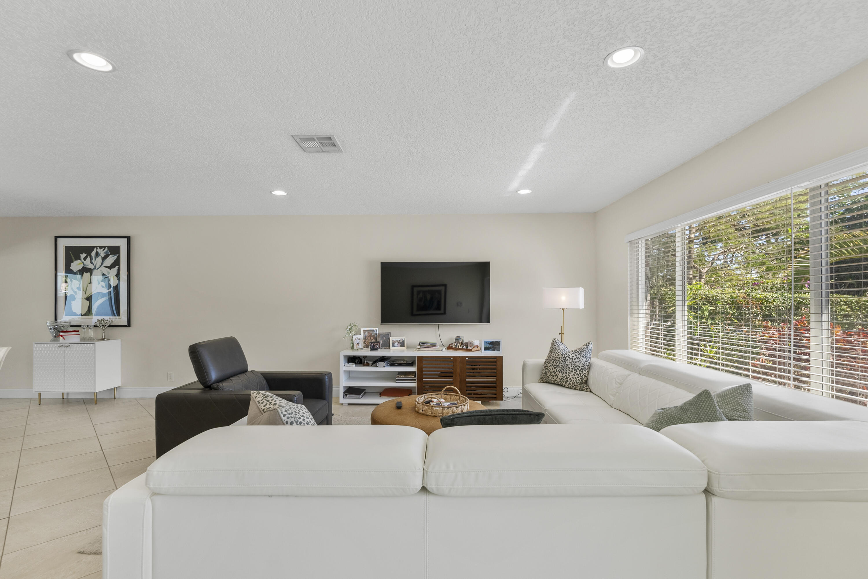 401 NE 10th Terrace