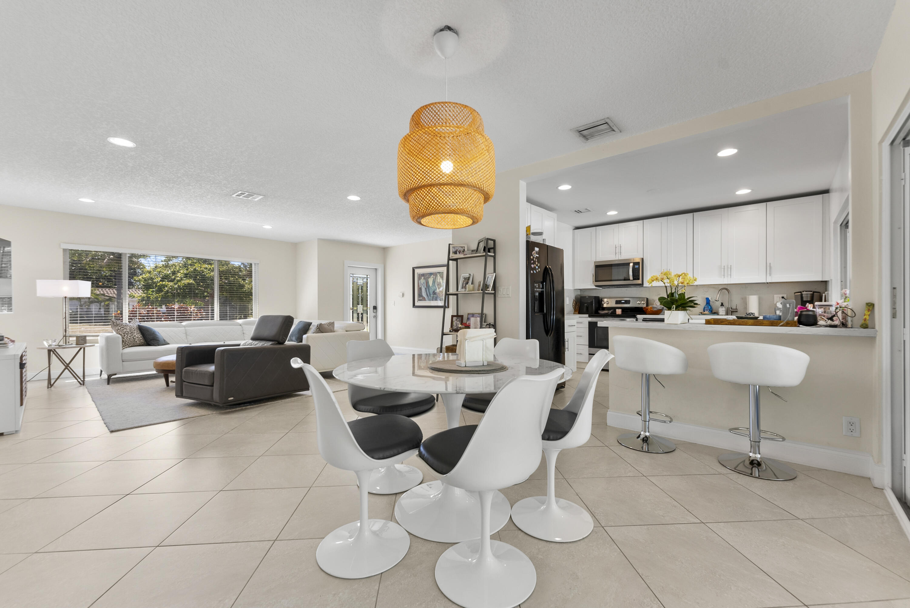 401 NE 10th Terrace