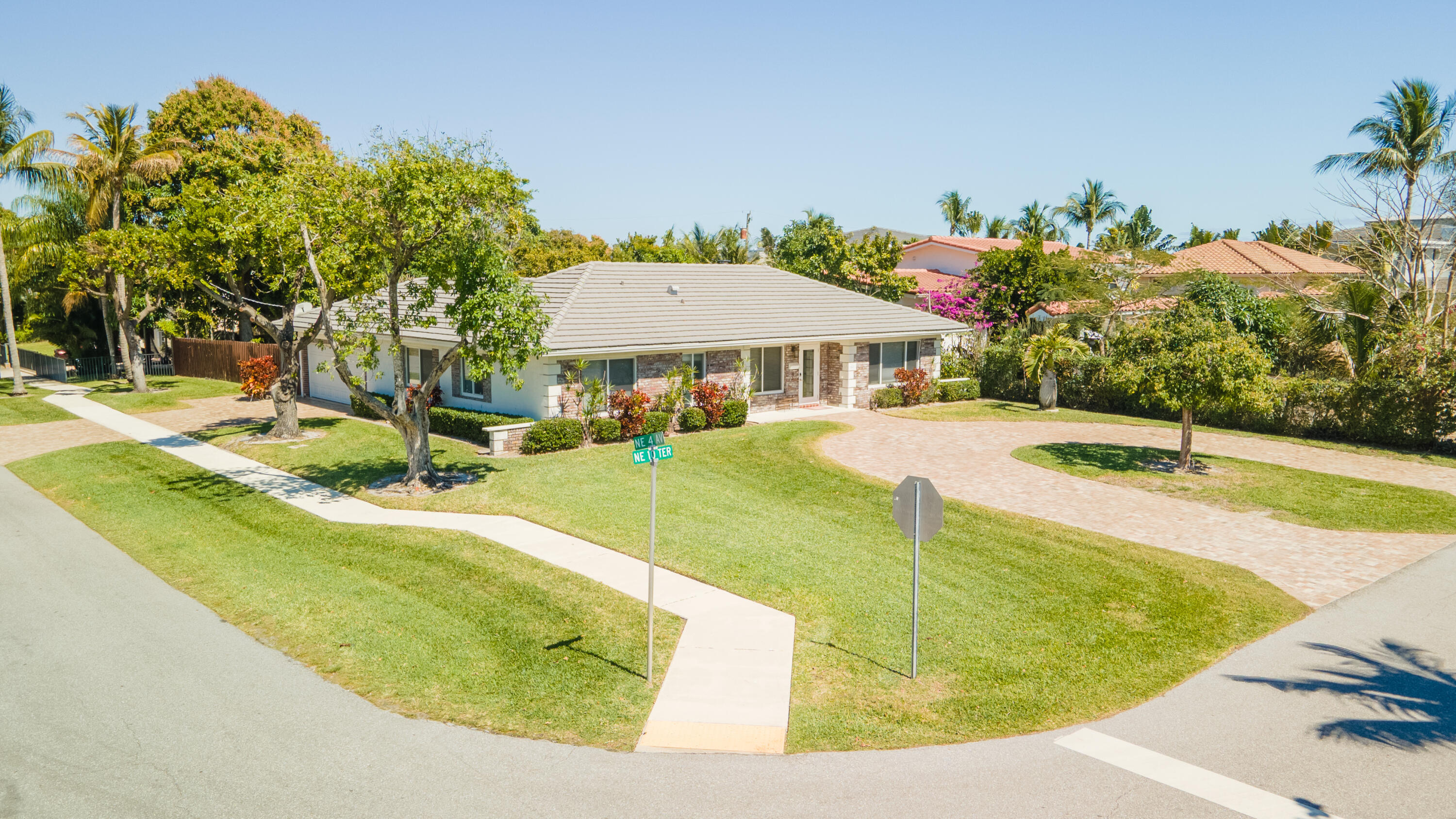 401 NE 10th Terrace