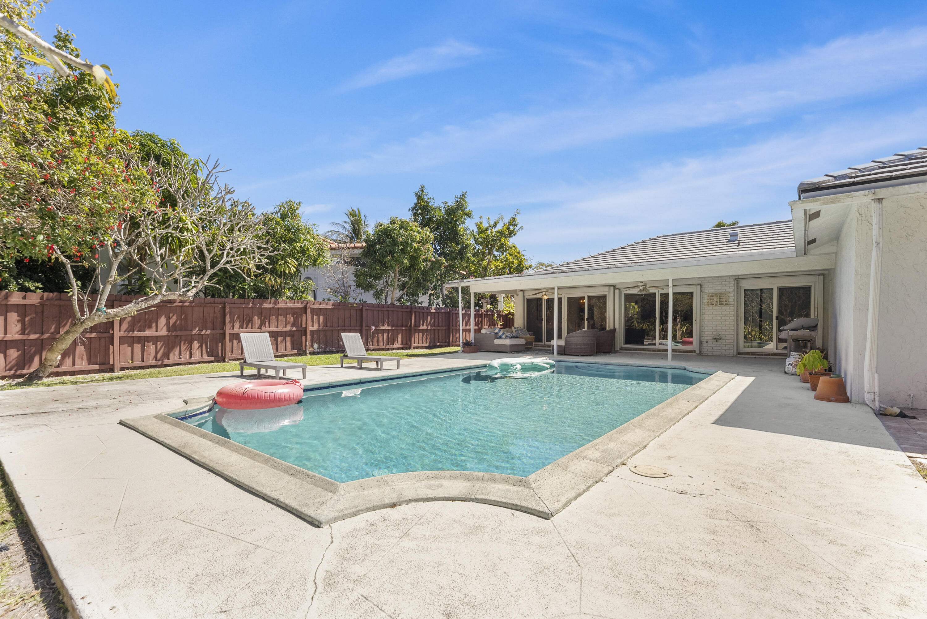 401 NE 10th Terrace