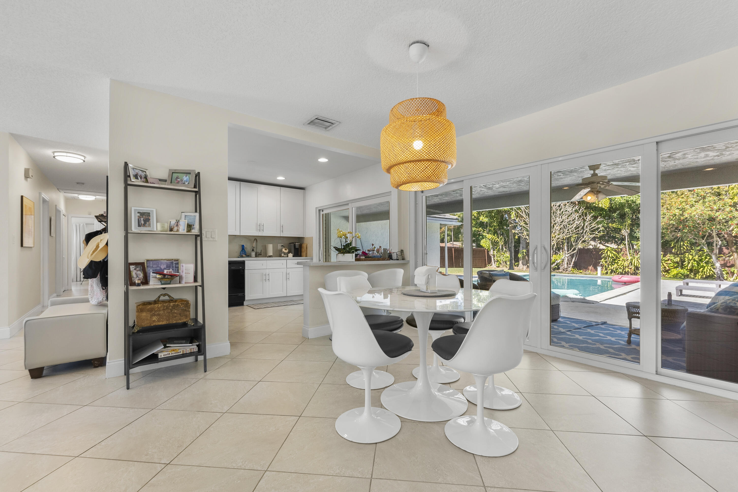 401 NE 10th Terrace