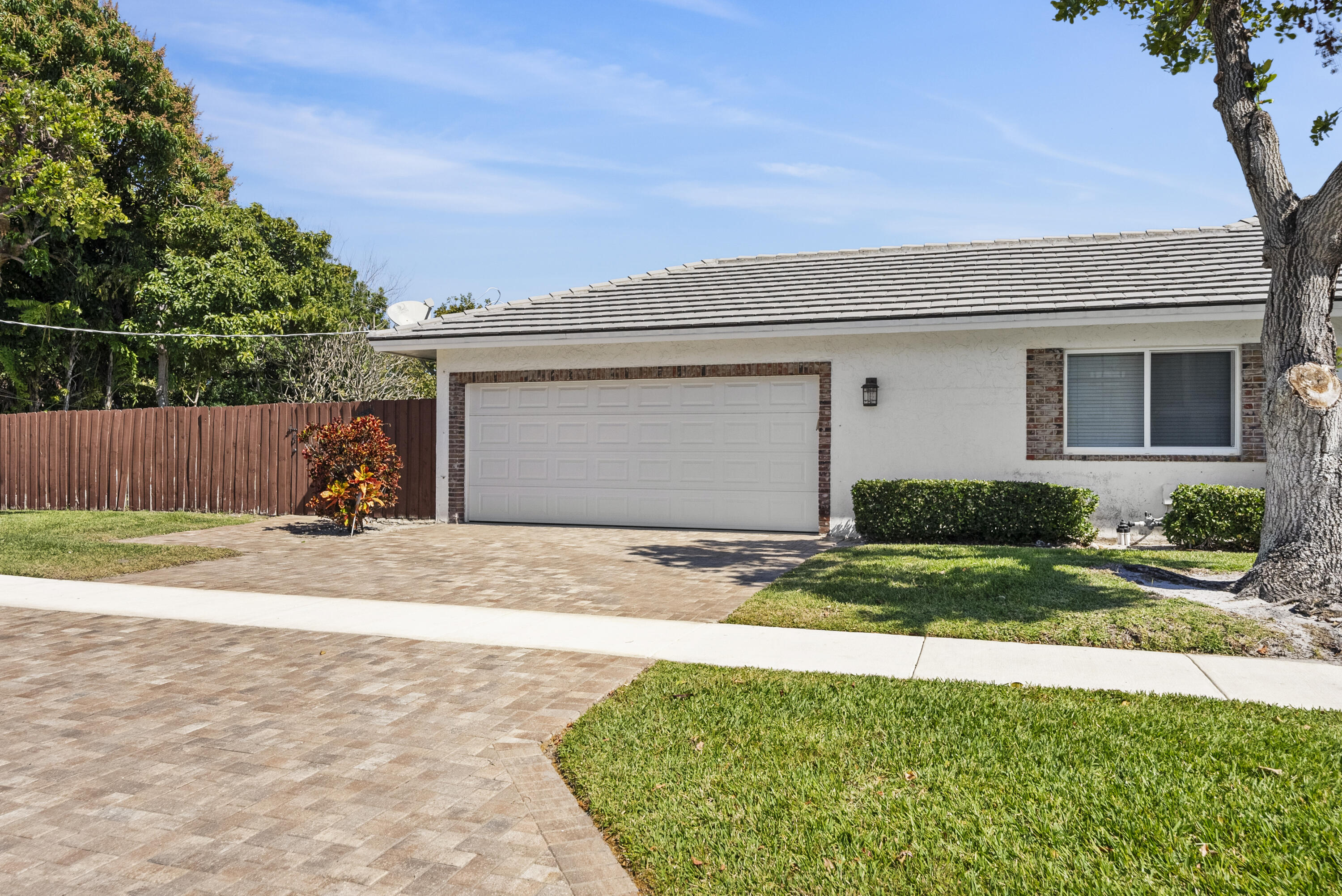 401 NE 10th Terrace