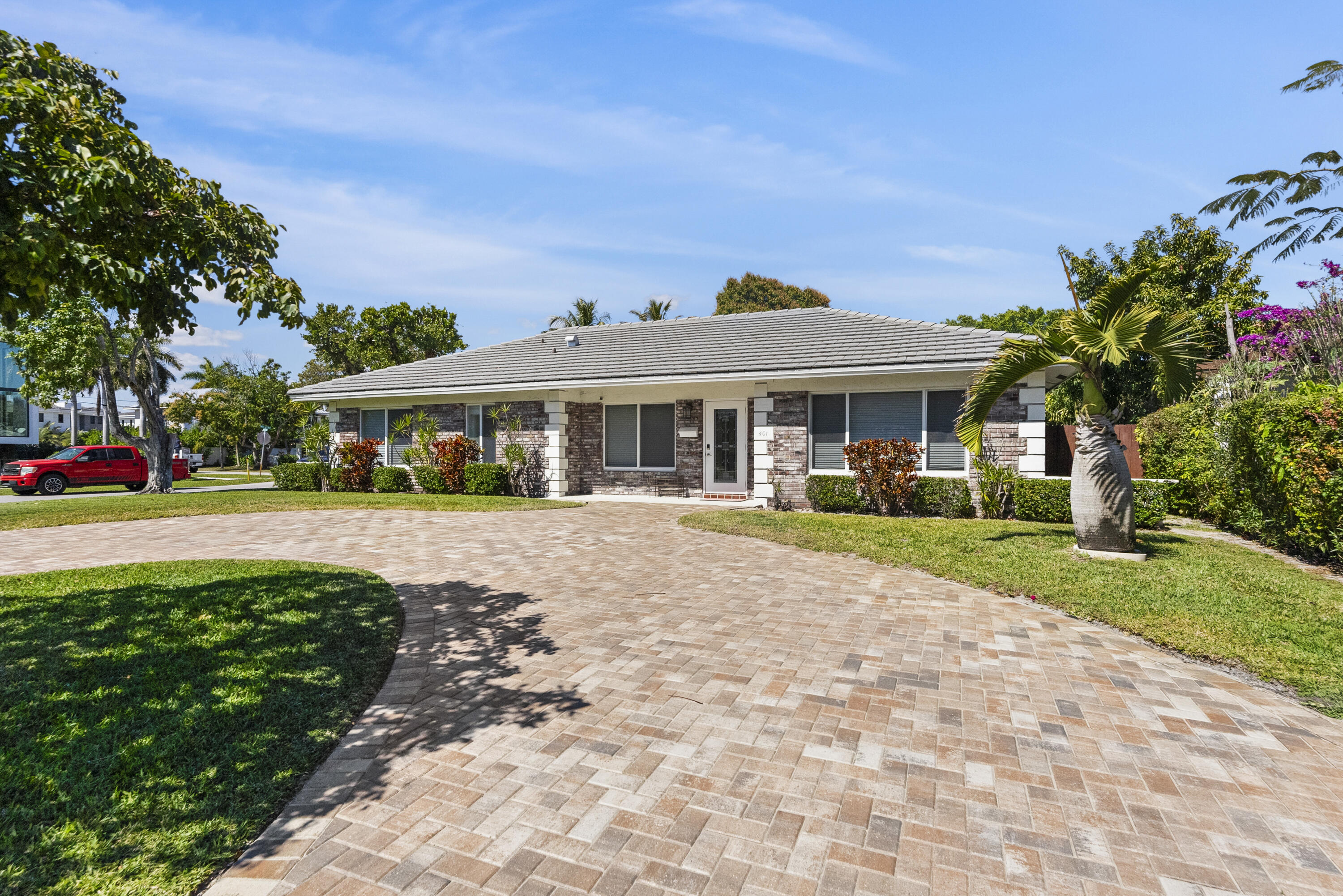 401 NE 10th Terrace
