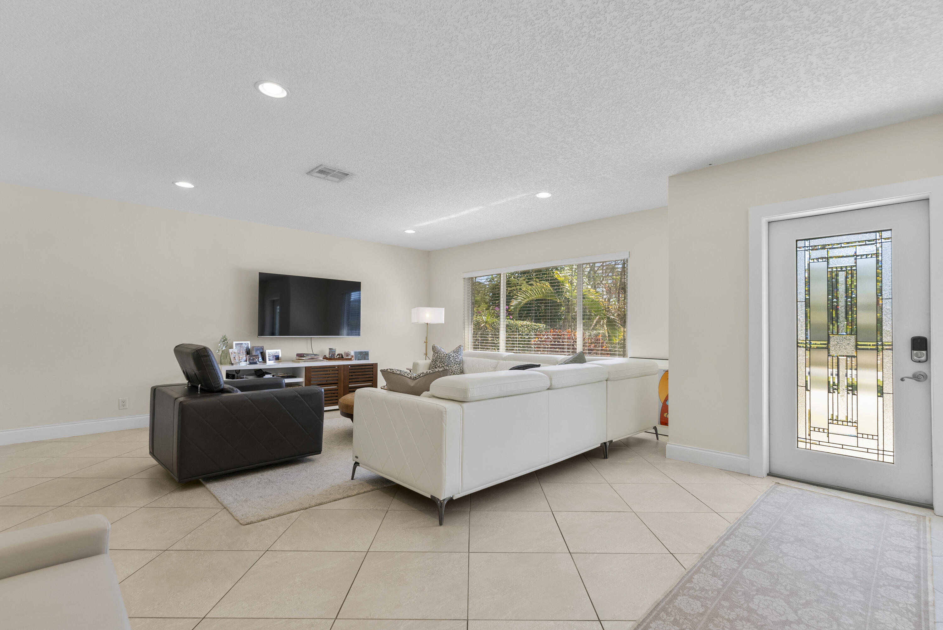 401 NE 10th Terrace