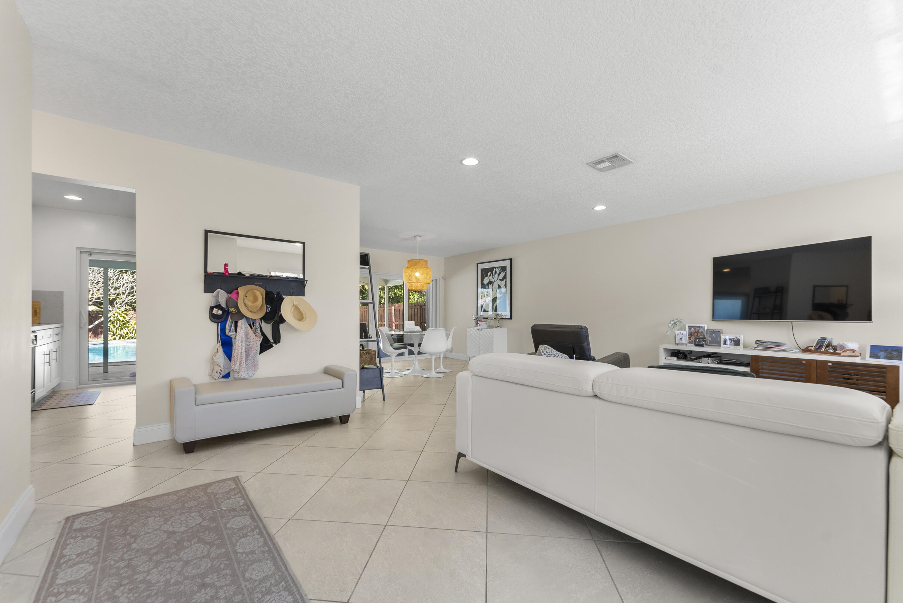 401 NE 10th Terrace