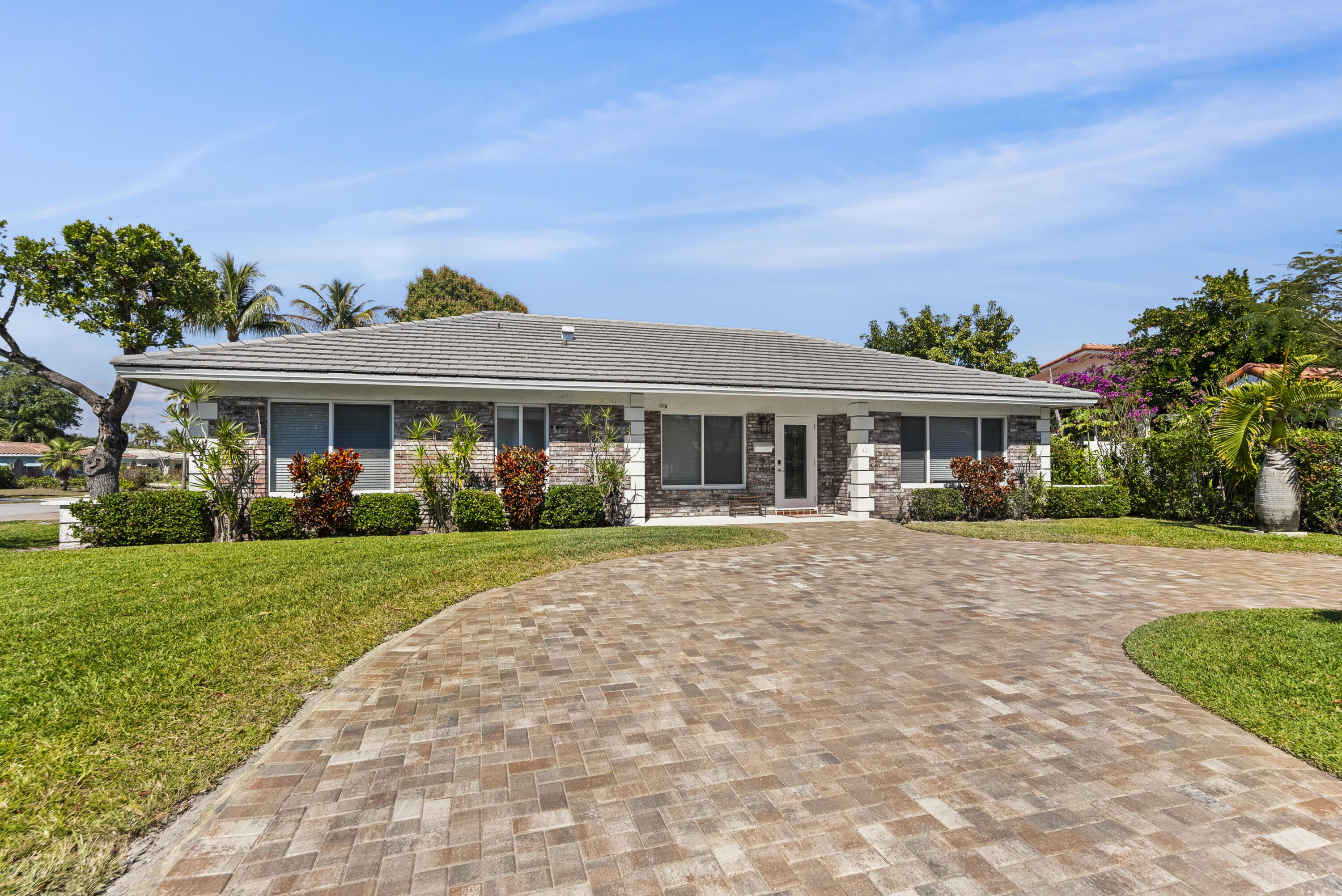 401 NE 10th Terrace